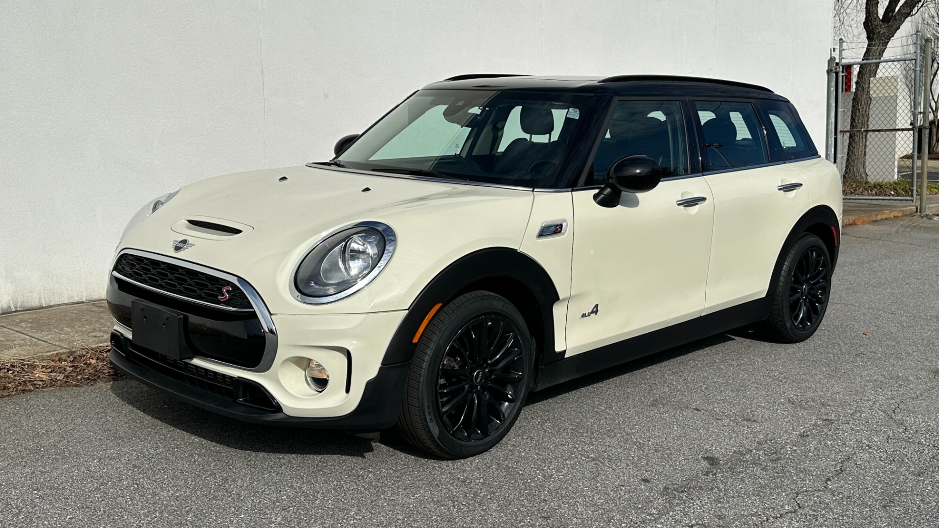 Used 2019 MINI Clubman COOPER S / NAVIGATION / ALL4 / HEATED SEATS / SPORT MODE / PADDLE SHIFTERS for sale $26,595 at Formula Imports in Charlotte NC 28227 7