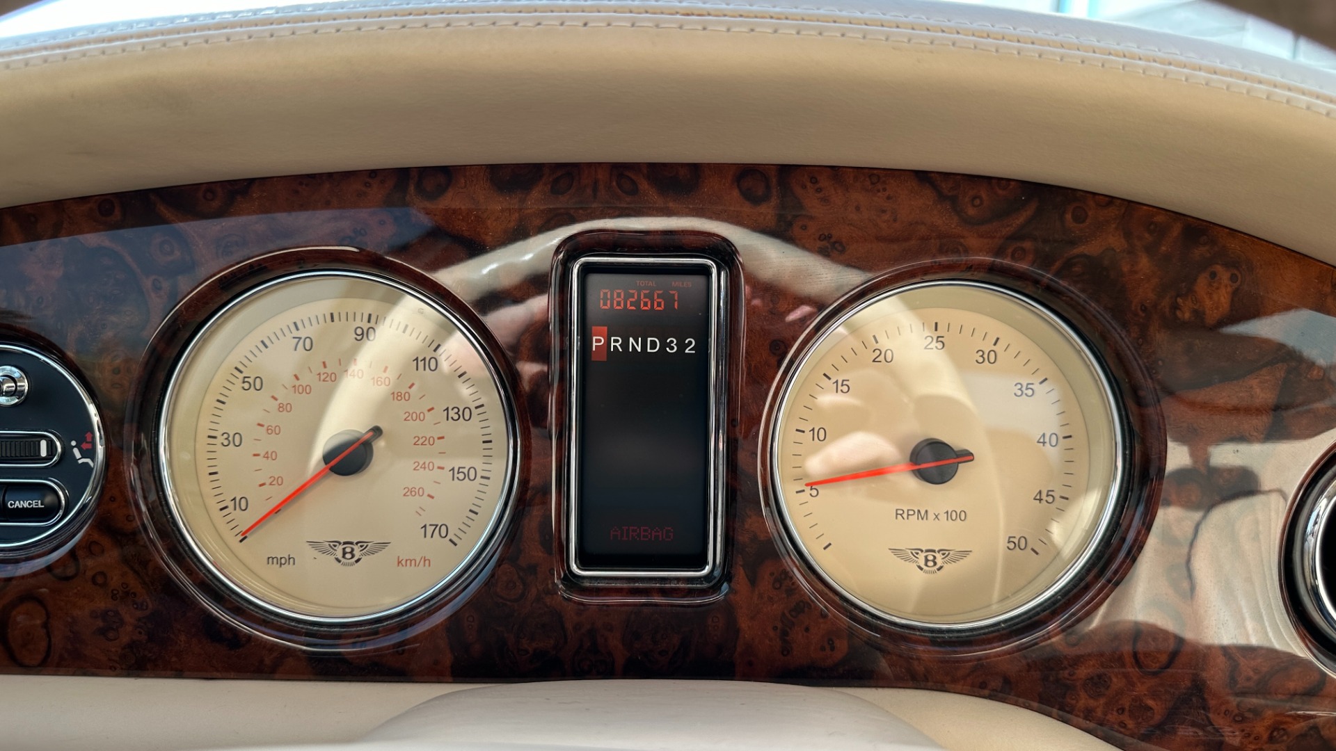 Used 2001 Bentley ARNAGE RED LABEL 6.75L V8 / TURBO / FULL LEATHER / WOOD TRIM / HEATED SEATS / SUNR for sale Sold at Formula Imports in Charlotte NC 28227 16