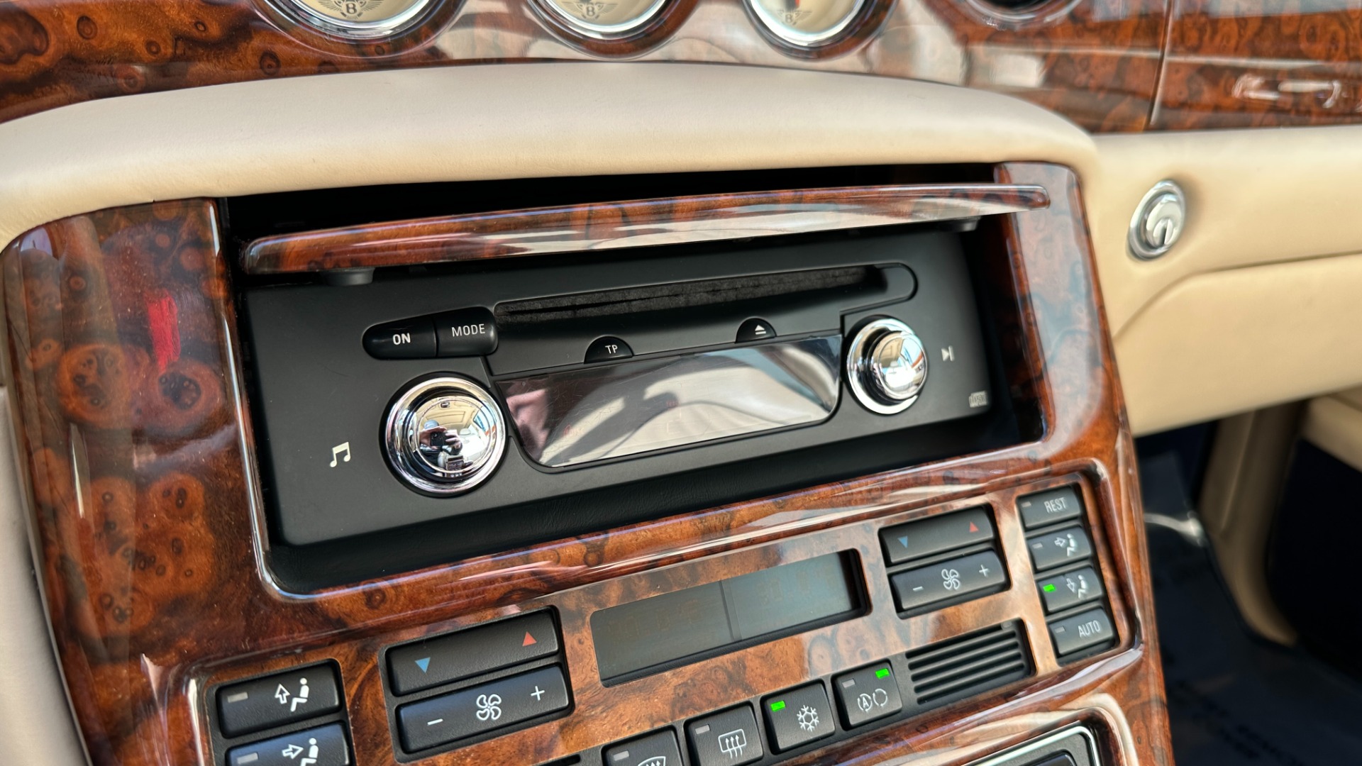 Used 2001 Bentley ARNAGE RED LABEL 6.75L V8 / TURBO / FULL LEATHER / WOOD TRIM / HEATED SEATS / SUNR for sale Sold at Formula Imports in Charlotte NC 28227 21