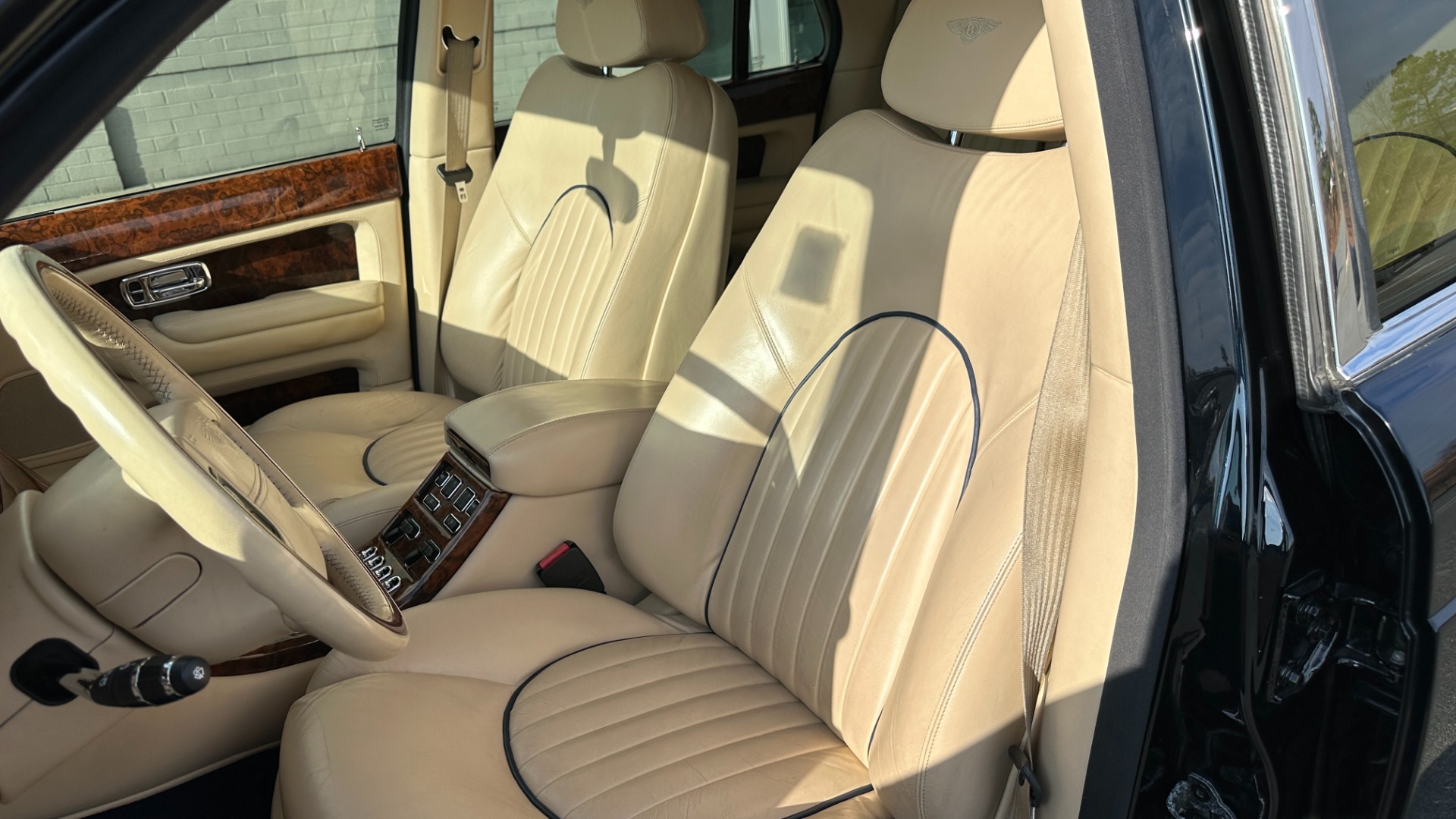 Used 2001 Bentley ARNAGE RED LABEL 6.75L V8 / TURBO / FULL LEATHER / WOOD TRIM / HEATED SEATS / SUNR for sale Sold at Formula Imports in Charlotte NC 28227 35