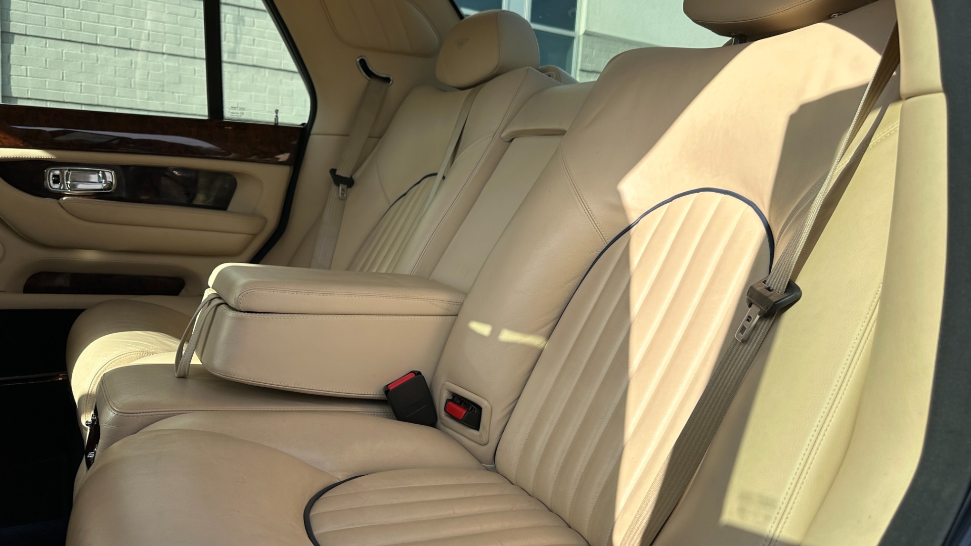 Used 2001 Bentley ARNAGE RED LABEL 6.75L V8 / TURBO / FULL LEATHER / WOOD TRIM / HEATED SEATS / SUNR for sale Sold at Formula Imports in Charlotte NC 28227 37