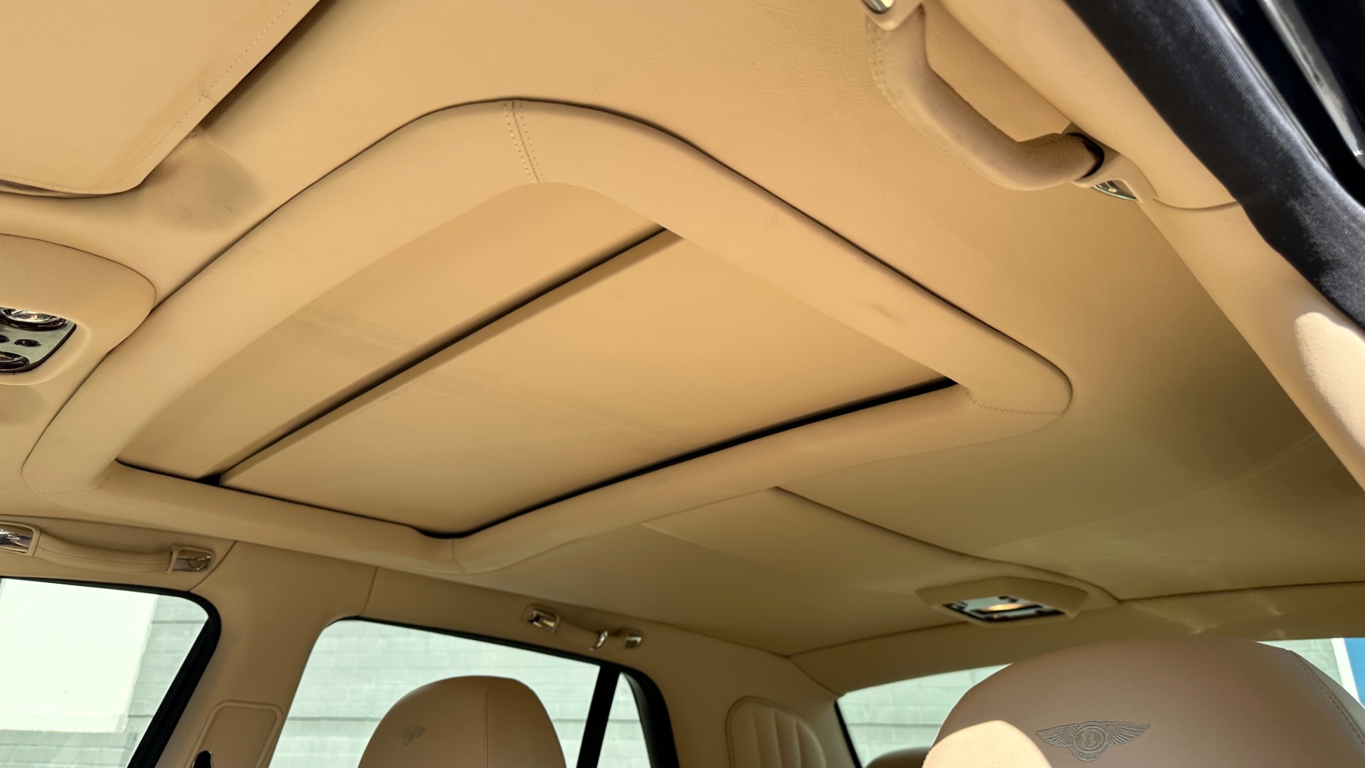 Used 2001 Bentley ARNAGE RED LABEL 6.75L V8 / TURBO / FULL LEATHER / WOOD TRIM / HEATED SEATS / SUNR for sale Sold at Formula Imports in Charlotte NC 28227 39