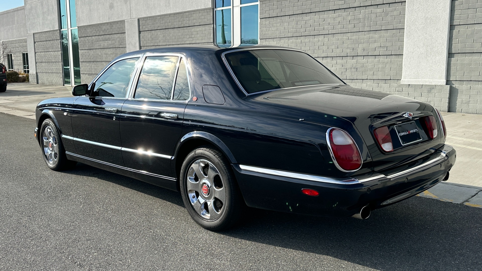 Used 2001 Bentley ARNAGE RED LABEL 6.75L V8 / TURBO / FULL LEATHER / WOOD TRIM / HEATED SEATS / SUNR for sale Sold at Formula Imports in Charlotte NC 28227 4