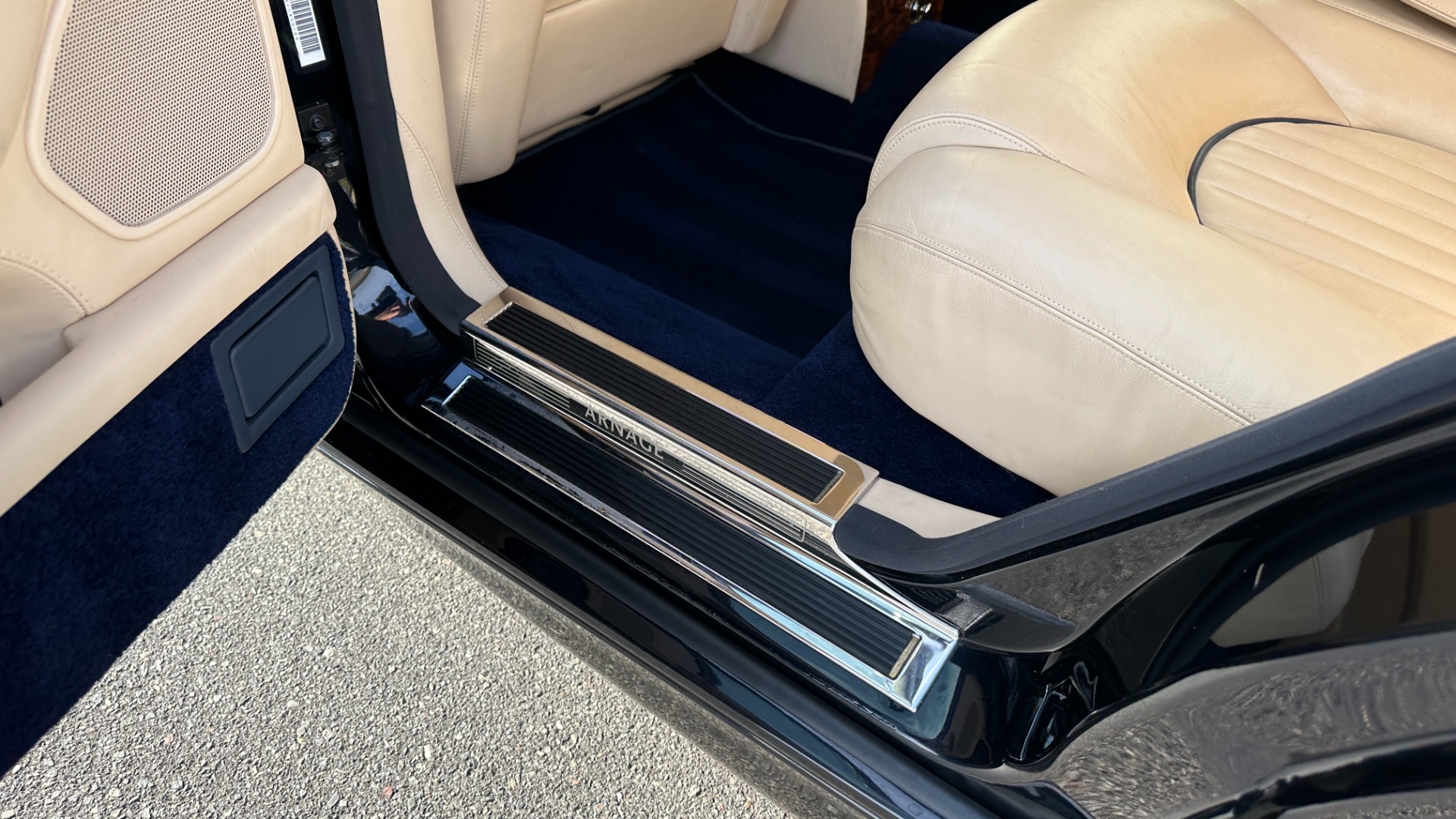 Used 2001 Bentley ARNAGE RED LABEL 6.75L V8 / TURBO / FULL LEATHER / WOOD TRIM / HEATED SEATS / SUNR for sale Sold at Formula Imports in Charlotte NC 28227 41