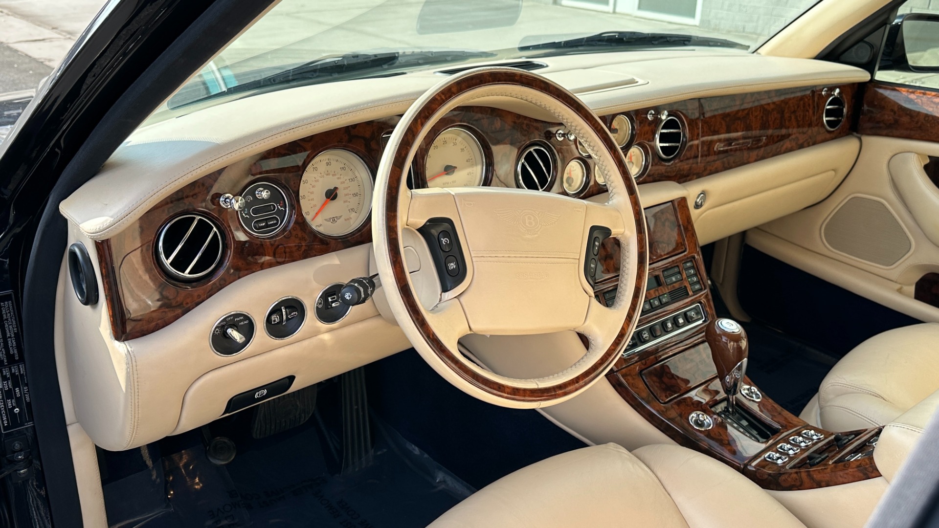 Used 2001 Bentley ARNAGE RED LABEL 6.75L V8 / TURBO / FULL LEATHER / WOOD TRIM / HEATED SEATS / SUNR for sale Sold at Formula Imports in Charlotte NC 28227 9