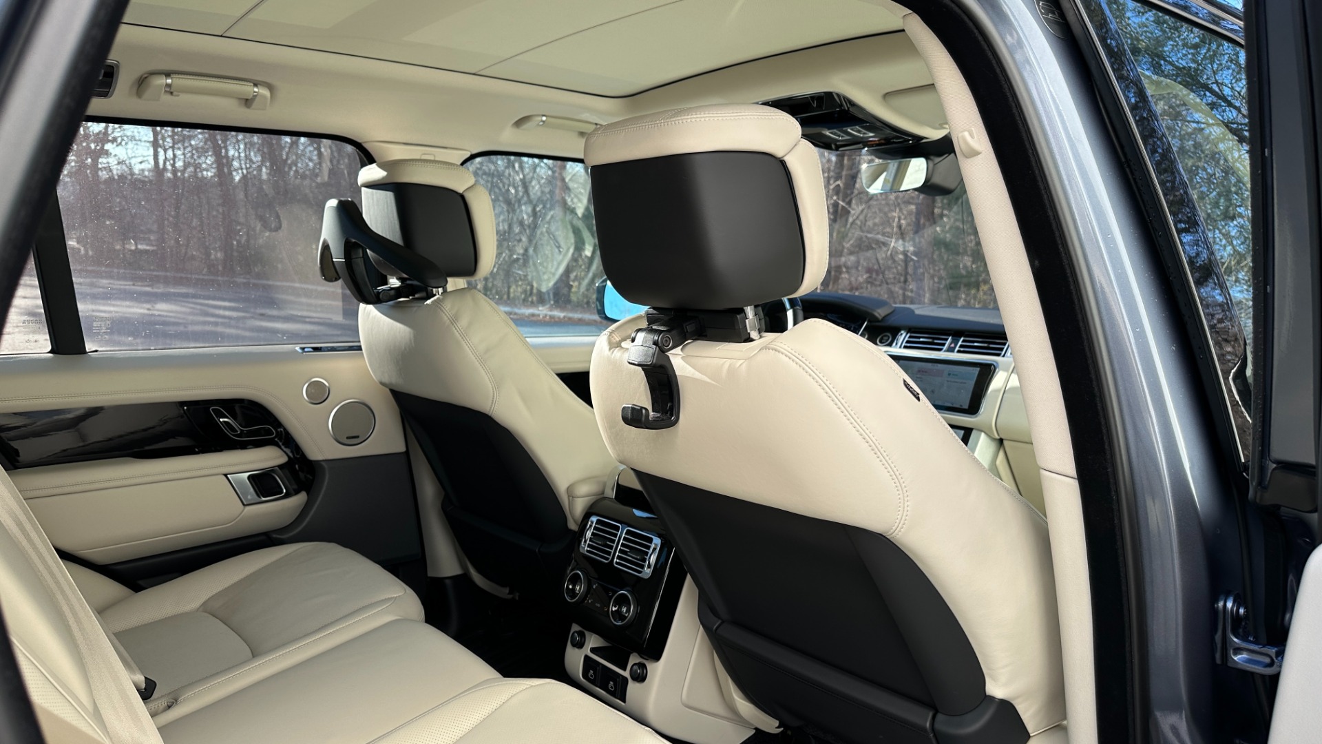 Used 2022 Land Rover Range Rover WESTMINISTER / MASSAGE / BLACK ROOF / 22IN WHEELS / REAR CONVENIENCE for sale Sold at Formula Imports in Charlotte NC 28227 14