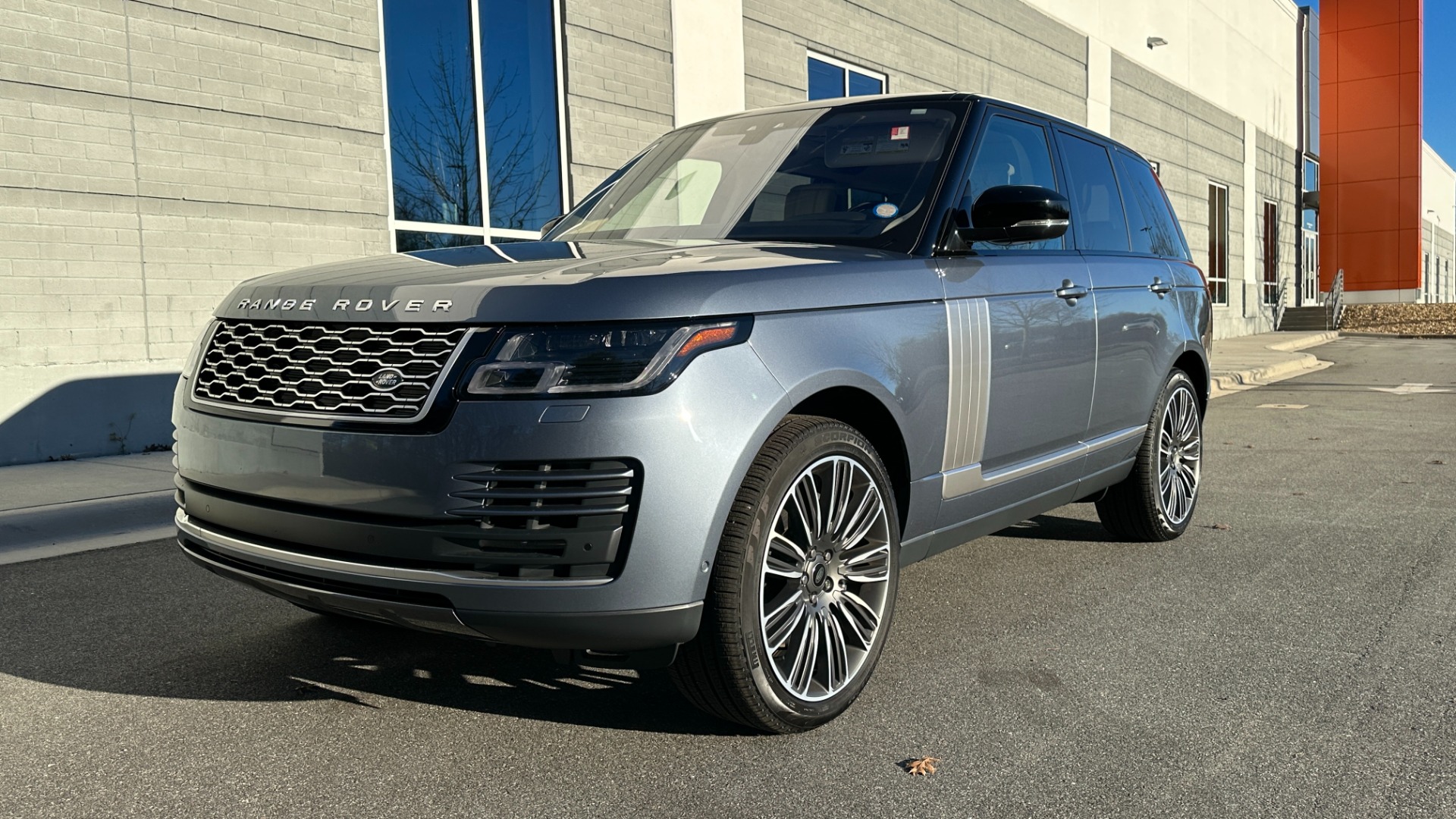 Used 2022 Land Rover Range Rover WESTMINISTER / MASSAGE / BLACK ROOF / 22IN WHEELS / REAR CONVENIENCE for sale $119,999 at Formula Imports in Charlotte NC 28227 2