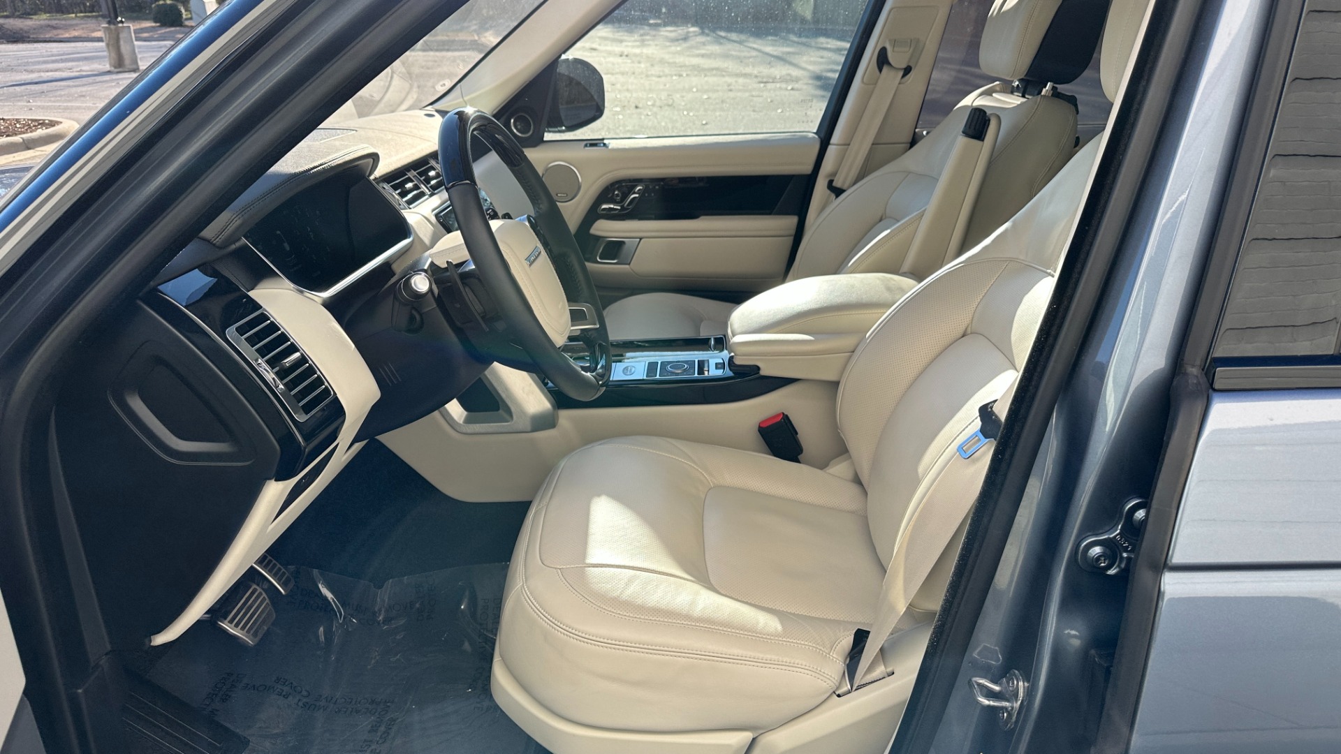 Used 2022 Land Rover Range Rover WESTMINISTER / MASSAGE / BLACK ROOF / 22IN WHEELS / REAR CONVENIENCE for sale $119,999 at Formula Imports in Charlotte NC 28227 33