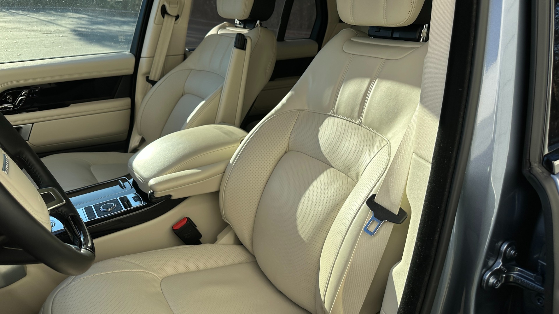 Used 2022 Land Rover Range Rover WESTMINISTER / MASSAGE / BLACK ROOF / 22IN WHEELS / REAR CONVENIENCE for sale Sold at Formula Imports in Charlotte NC 28227 35
