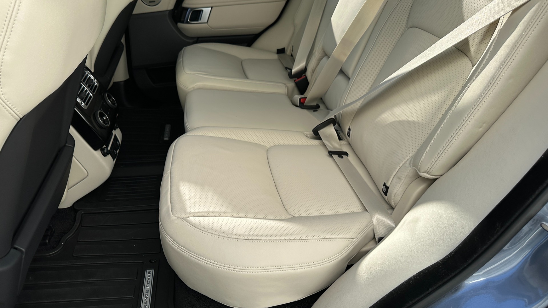 Used 2022 Land Rover Range Rover WESTMINISTER / MASSAGE / BLACK ROOF / 22IN WHEELS / REAR CONVENIENCE for sale Sold at Formula Imports in Charlotte NC 28227 39