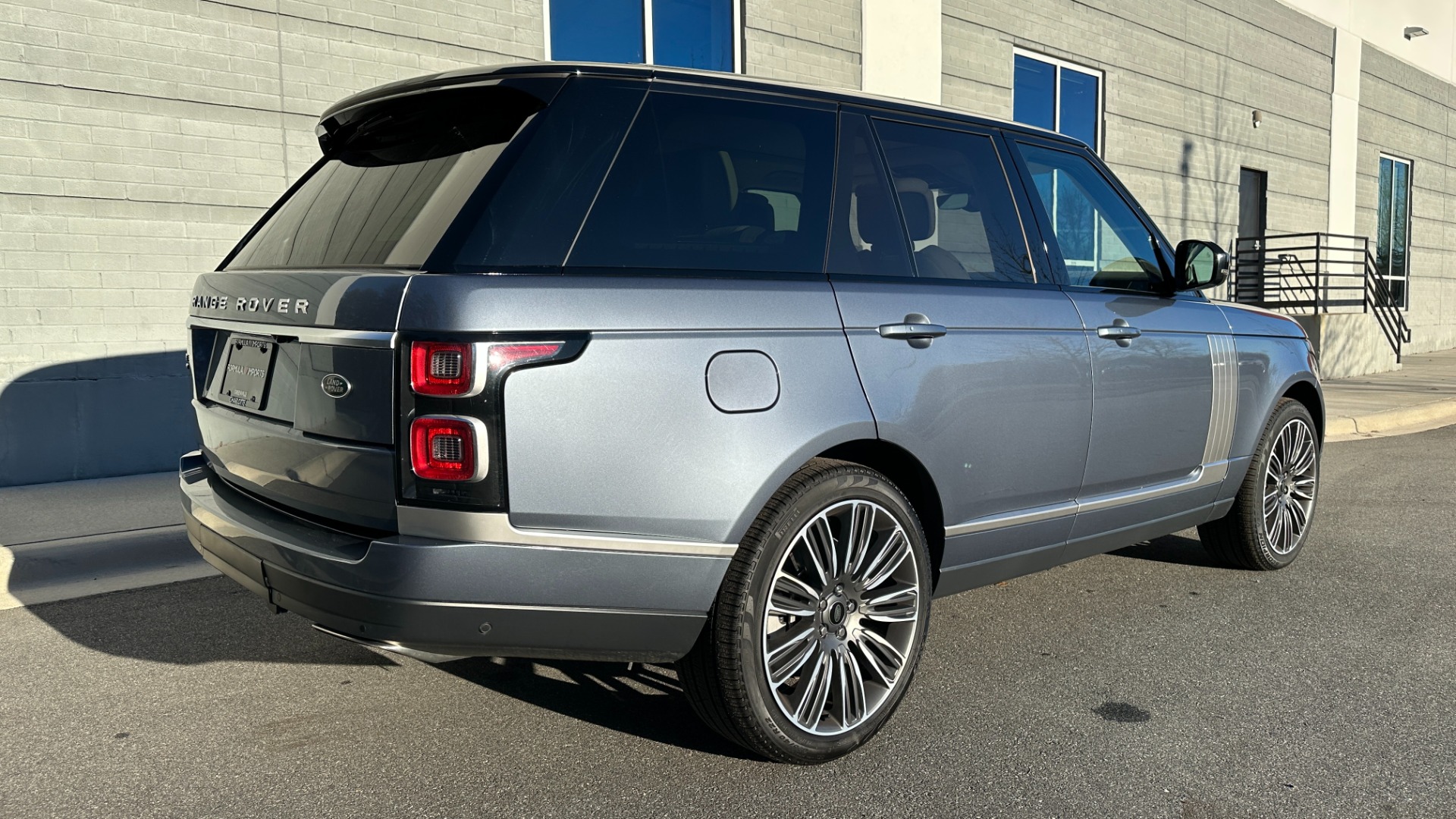 Used 2022 Land Rover Range Rover WESTMINISTER / MASSAGE / BLACK ROOF / 22IN WHEELS / REAR CONVENIENCE for sale $119,999 at Formula Imports in Charlotte NC 28227 7