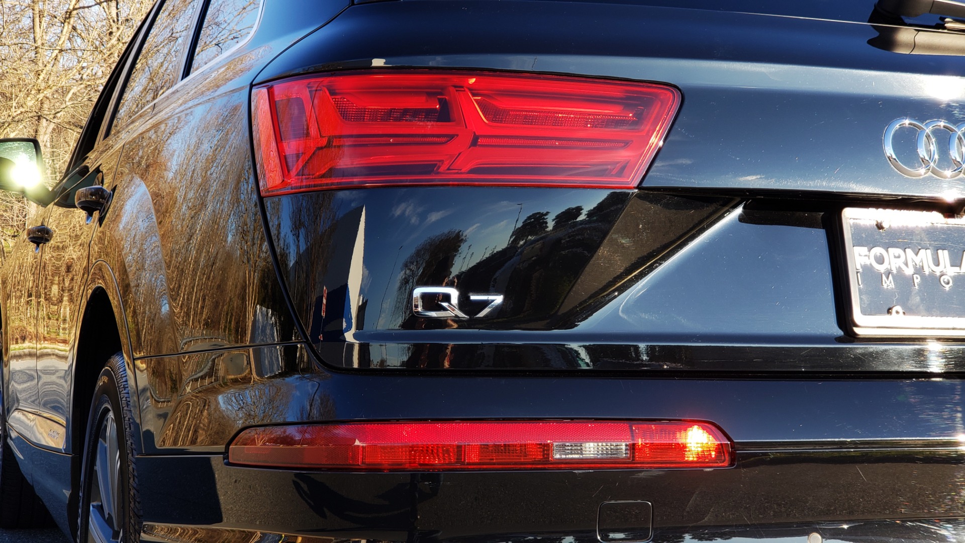 Used 2019 Audi Q7 PREMIUM PLUS / NAV / PANO-ROOF / 3-ROW / REARVIEW for sale Sold at Formula Imports in Charlotte NC 28227 27