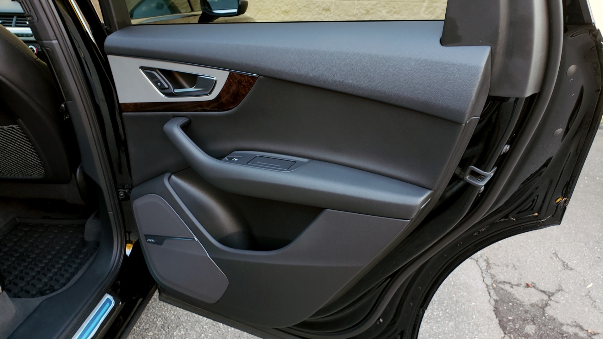 Used 2019 Audi Q7 PREMIUM PLUS / NAV / PANO-ROOF / 3-ROW / REARVIEW for sale Sold at Formula Imports in Charlotte NC 28227 71