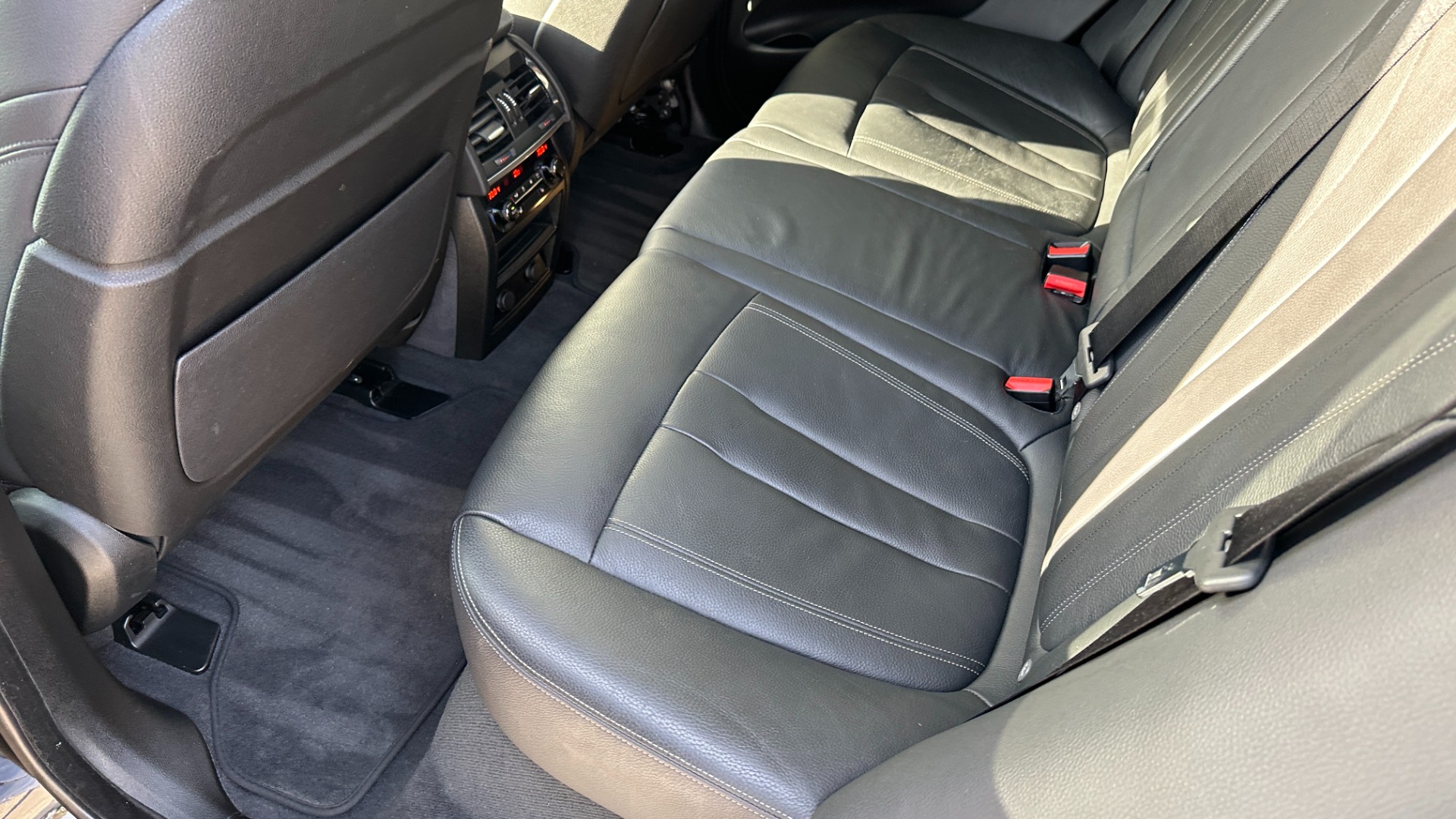 Used 2017 BMW X5 XDRIVE50I / CARPLAY / DRIVING ASSISTANCE / EXECUTIVE / LIGHTING / MSPORT for sale Sold at Formula Imports in Charlotte NC 28227 27