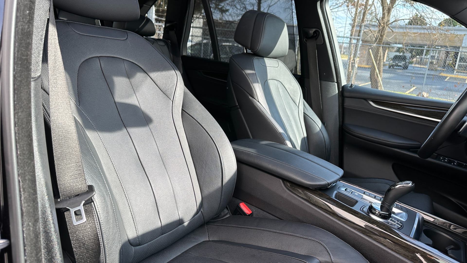 Used 2017 BMW X5 XDRIVE50I / CARPLAY / DRIVING ASSISTANCE / EXECUTIVE / LIGHTING / MSPORT for sale Sold at Formula Imports in Charlotte NC 28227 37
