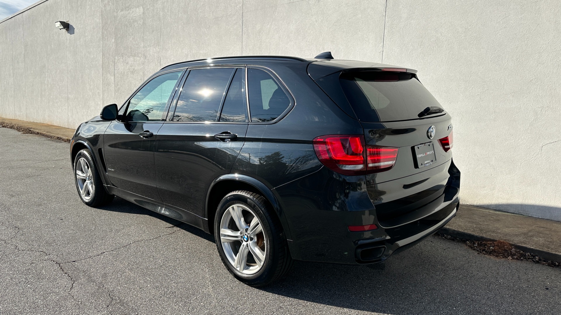 Used 2017 BMW X5 XDRIVE50I / CARPLAY / DRIVING ASSISTANCE / EXECUTIVE / LIGHTING / MSPORT for sale Sold at Formula Imports in Charlotte NC 28227 4