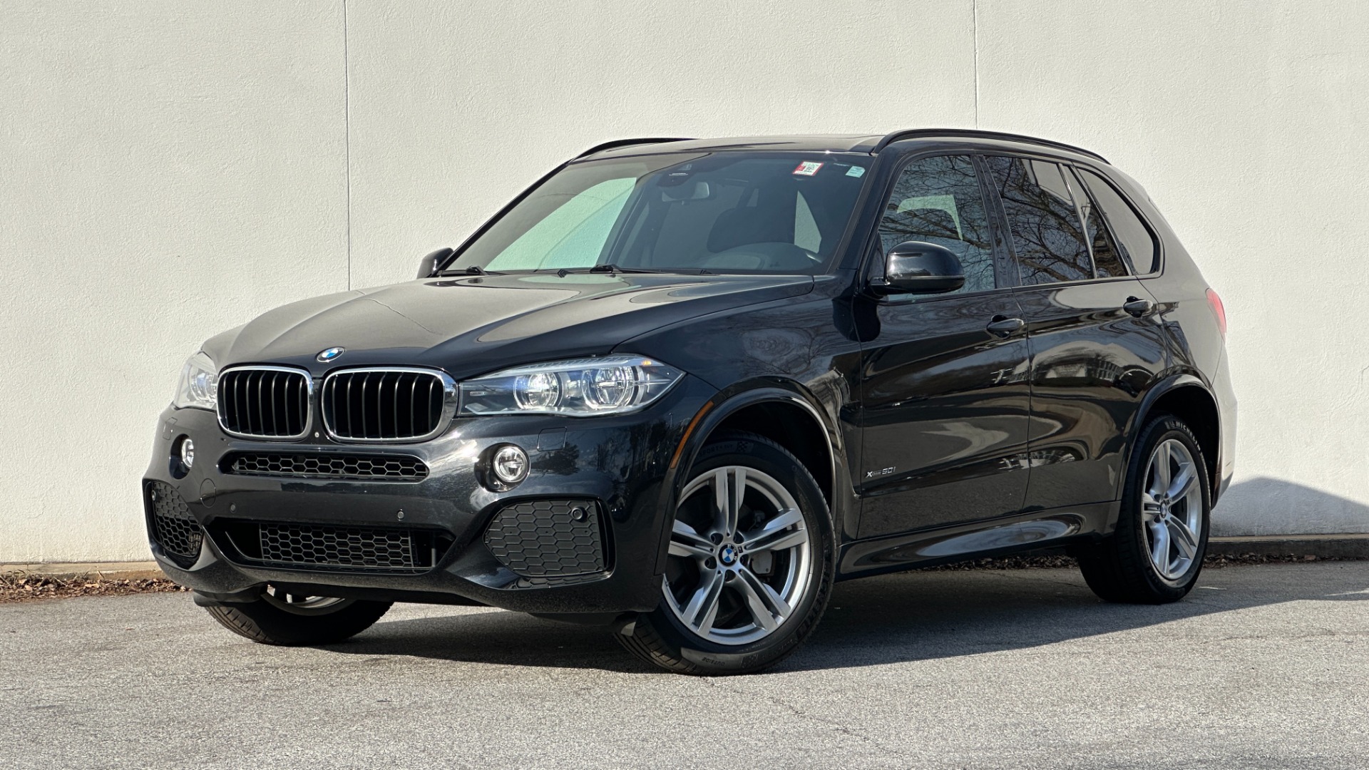 Used 2017 BMW X5 XDRIVE50I / CARPLAY / DRIVING ASSISTANCE / EXECUTIVE / LIGHTING / MSPORT for sale $36,495 at Formula Imports in Charlotte NC 28227 1