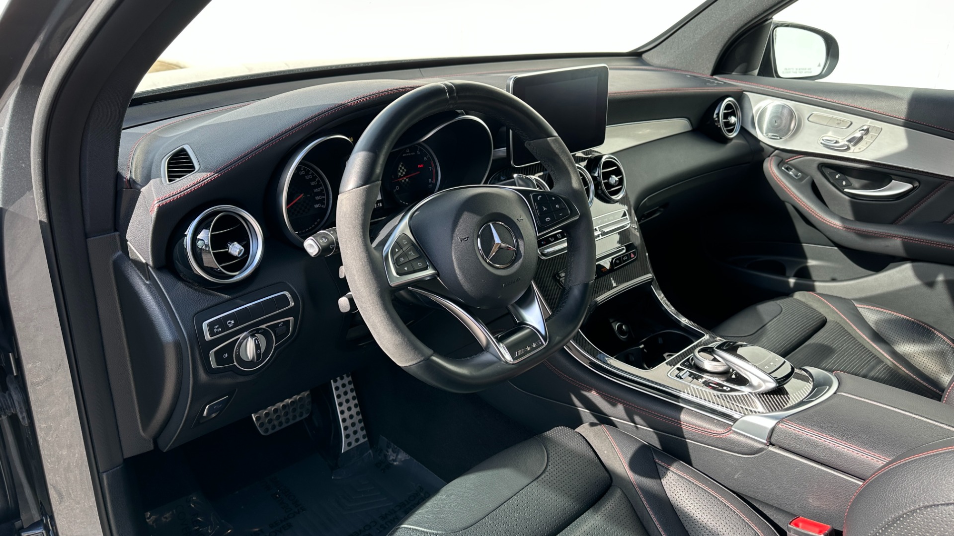 Used 2019 Mercedes-Benz GLC AMG GLC43 / CARBON FIBER / PERFORMANCE STEERING WHEEL / NIGHT PACKAGE for sale Sold at Formula Imports in Charlotte NC 28227 11