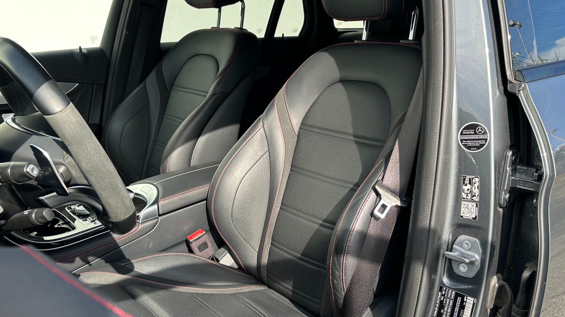 Used 2019 Mercedes-Benz GLC AMG GLC43 / CARBON FIBER / PERFORMANCE STEERING WHEEL / NIGHT PACKAGE for sale $45,995 at Formula Imports in Charlotte NC 28227 14