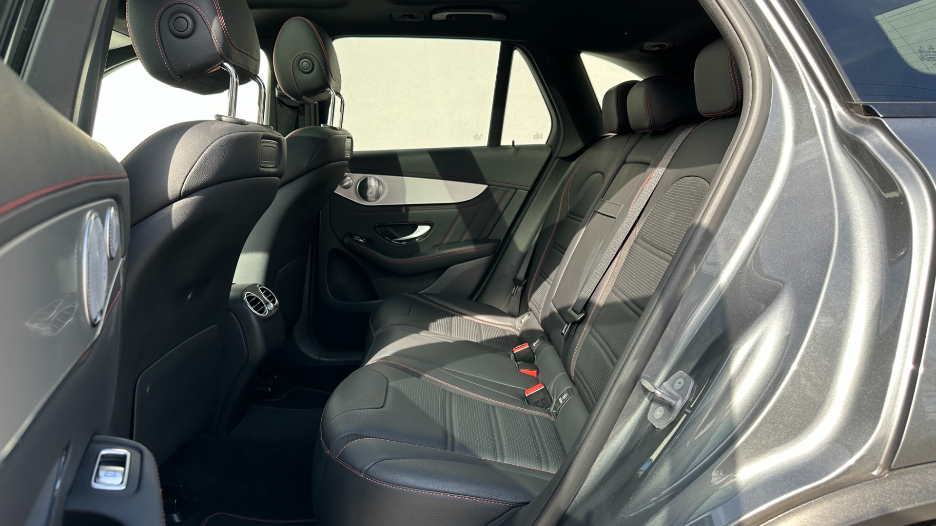 Used 2019 Mercedes-Benz GLC AMG GLC43 / CARBON FIBER / PERFORMANCE STEERING WHEEL / NIGHT PACKAGE for sale $45,995 at Formula Imports in Charlotte NC 28227 23