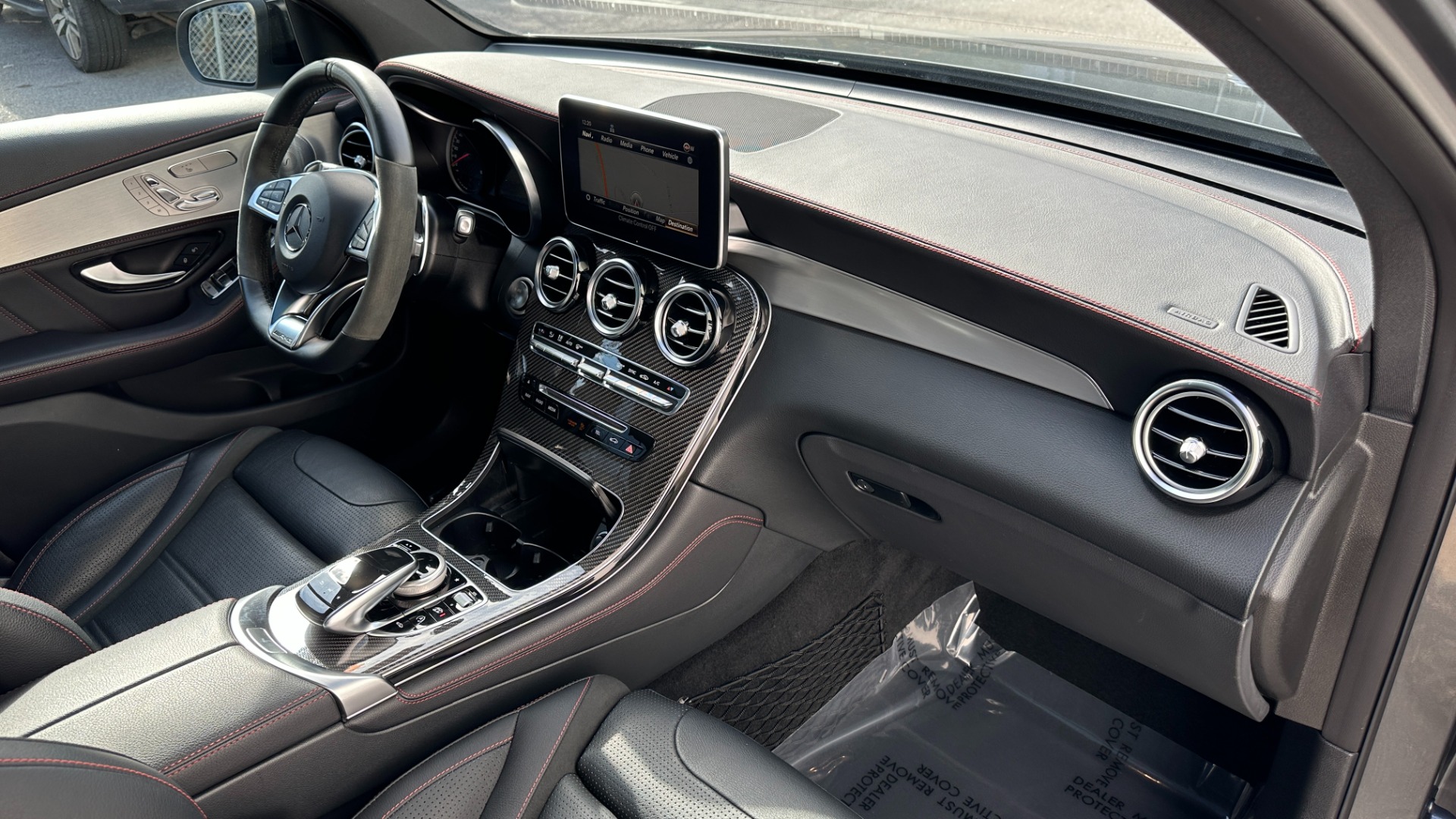Used 2019 Mercedes-Benz GLC AMG GLC43 / CARBON FIBER / PERFORMANCE STEERING WHEEL / NIGHT PACKAGE for sale Sold at Formula Imports in Charlotte NC 28227 30