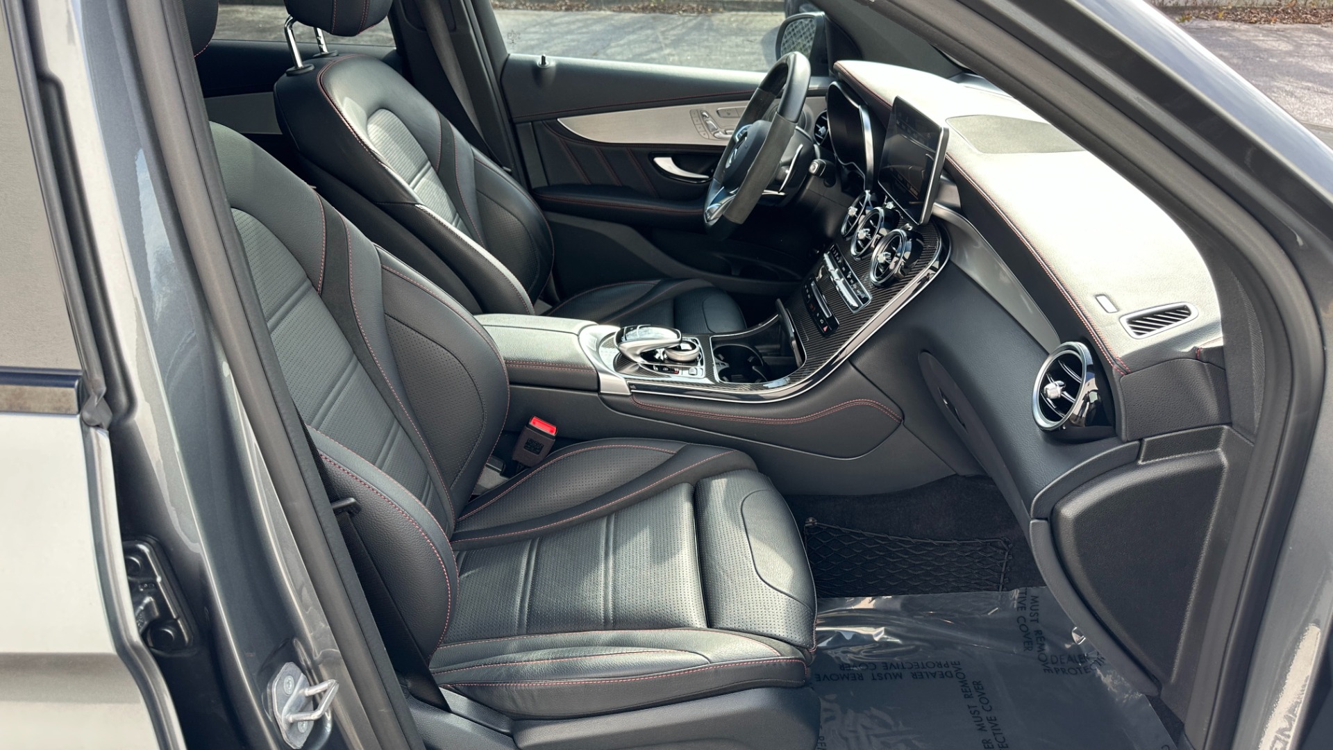 Used 2019 Mercedes-Benz GLC AMG GLC43 / CARBON FIBER / PERFORMANCE STEERING WHEEL / NIGHT PACKAGE for sale Sold at Formula Imports in Charlotte NC 28227 31