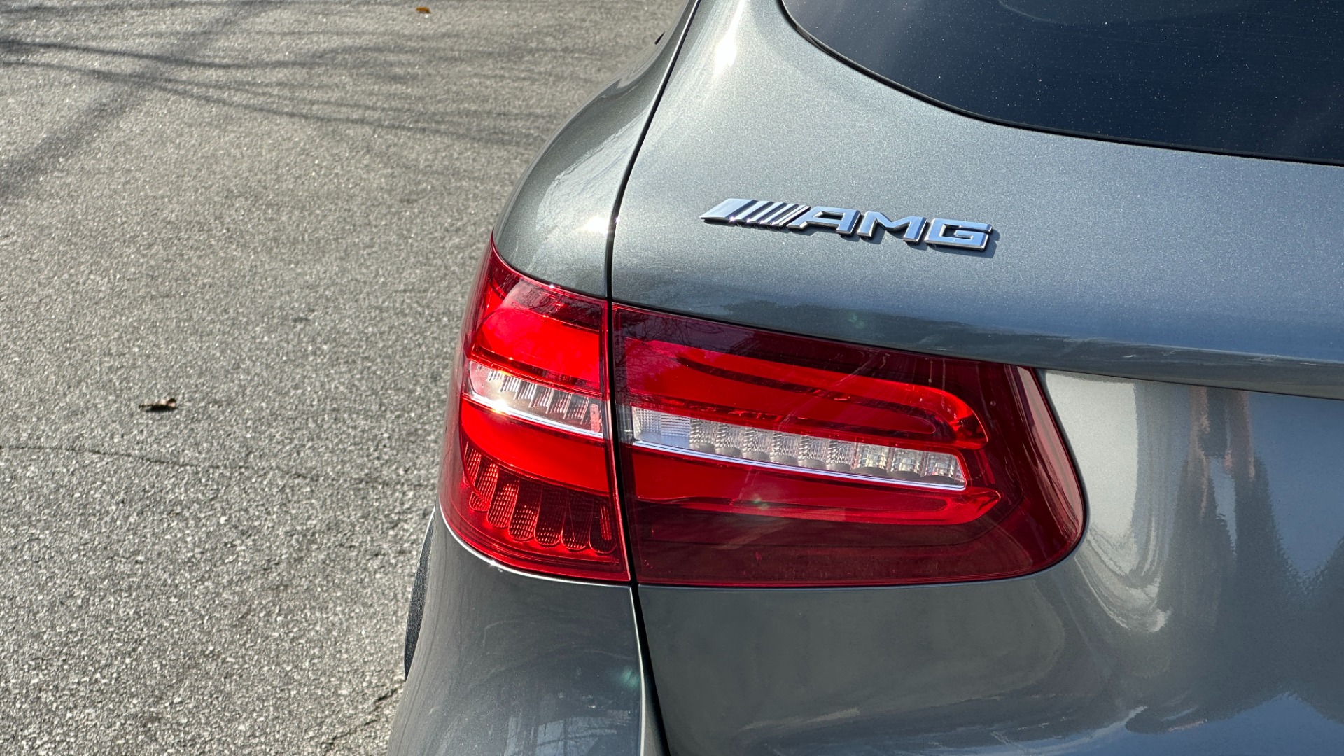 Used 2019 Mercedes-Benz GLC AMG GLC43 / CARBON FIBER / PERFORMANCE STEERING WHEEL / NIGHT PACKAGE for sale Sold at Formula Imports in Charlotte NC 28227 35
