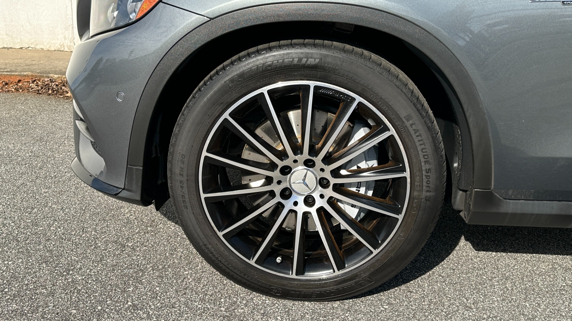 Used 2019 Mercedes-Benz GLC AMG GLC43 / CARBON FIBER / PERFORMANCE STEERING WHEEL / NIGHT PACKAGE for sale Sold at Formula Imports in Charlotte NC 28227 43