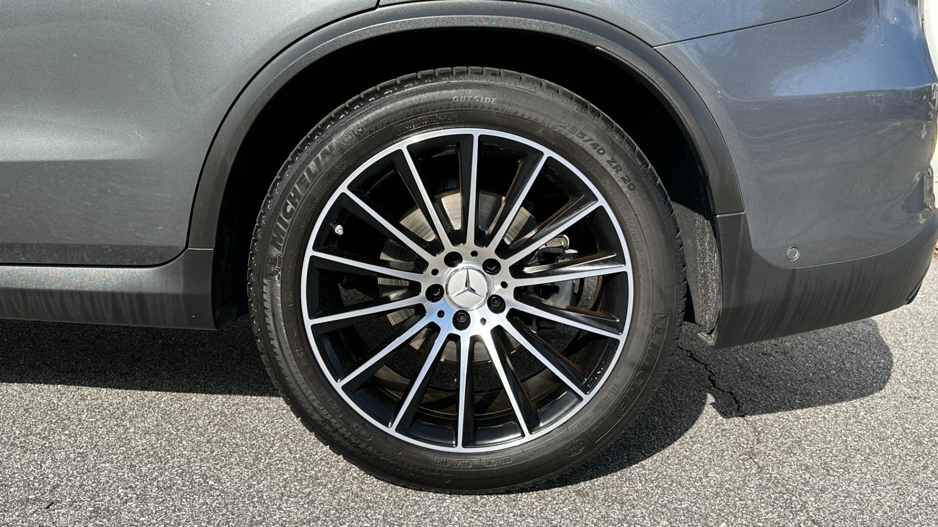 Used 2019 Mercedes-Benz GLC AMG GLC43 / CARBON FIBER / PERFORMANCE STEERING WHEEL / NIGHT PACKAGE for sale Sold at Formula Imports in Charlotte NC 28227 44
