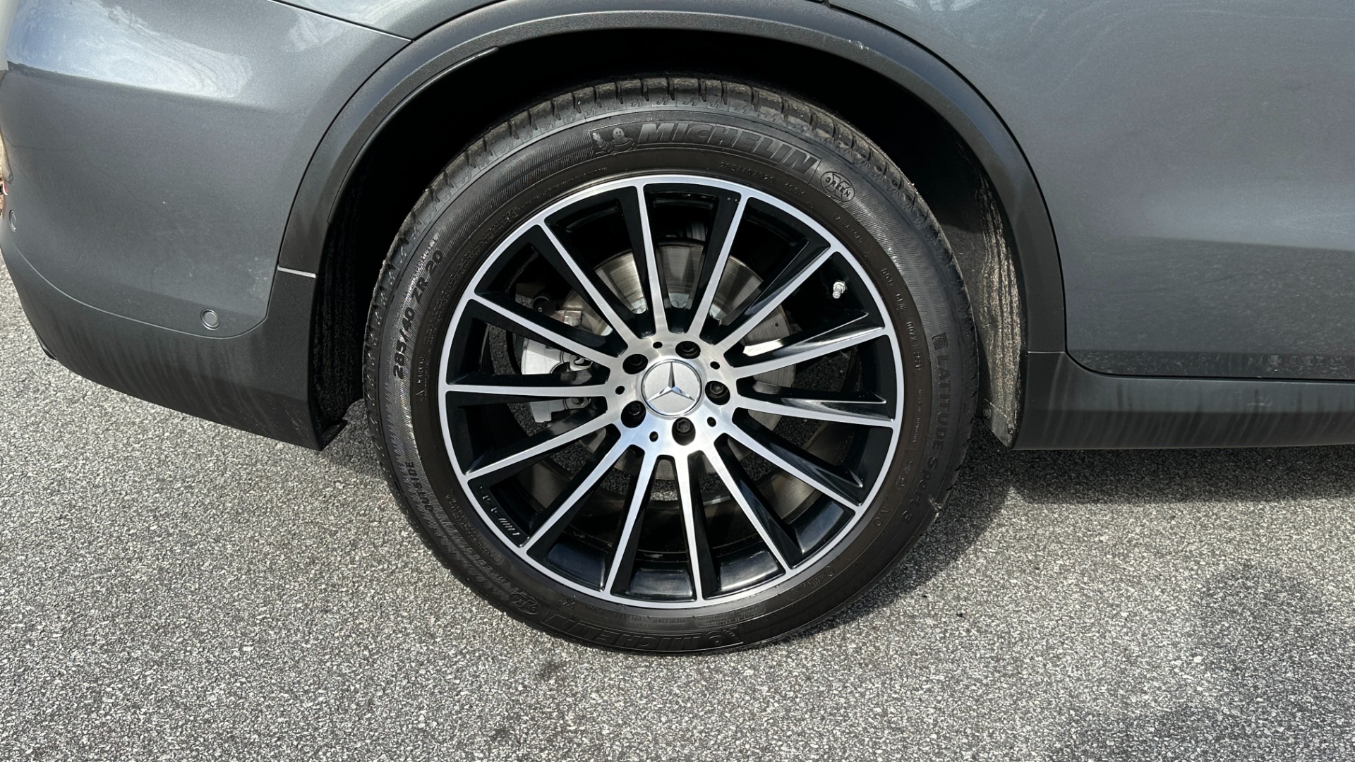 Used 2019 Mercedes-Benz GLC AMG GLC43 / CARBON FIBER / PERFORMANCE STEERING WHEEL / NIGHT PACKAGE for sale Sold at Formula Imports in Charlotte NC 28227 45