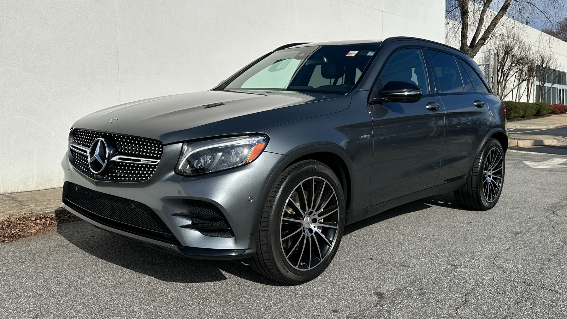 Used 2019 Mercedes-Benz GLC AMG GLC43 / CARBON FIBER / PERFORMANCE STEERING WHEEL / NIGHT PACKAGE for sale $45,995 at Formula Imports in Charlotte NC 28227 5