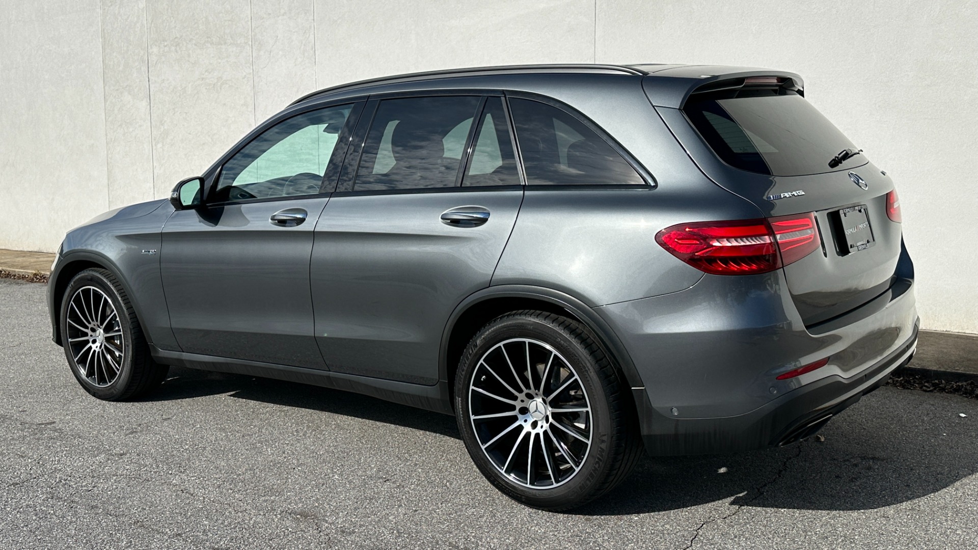 Used 2019 Mercedes-Benz GLC AMG GLC43 / CARBON FIBER / PERFORMANCE STEERING WHEEL / NIGHT PACKAGE for sale Sold at Formula Imports in Charlotte NC 28227 7