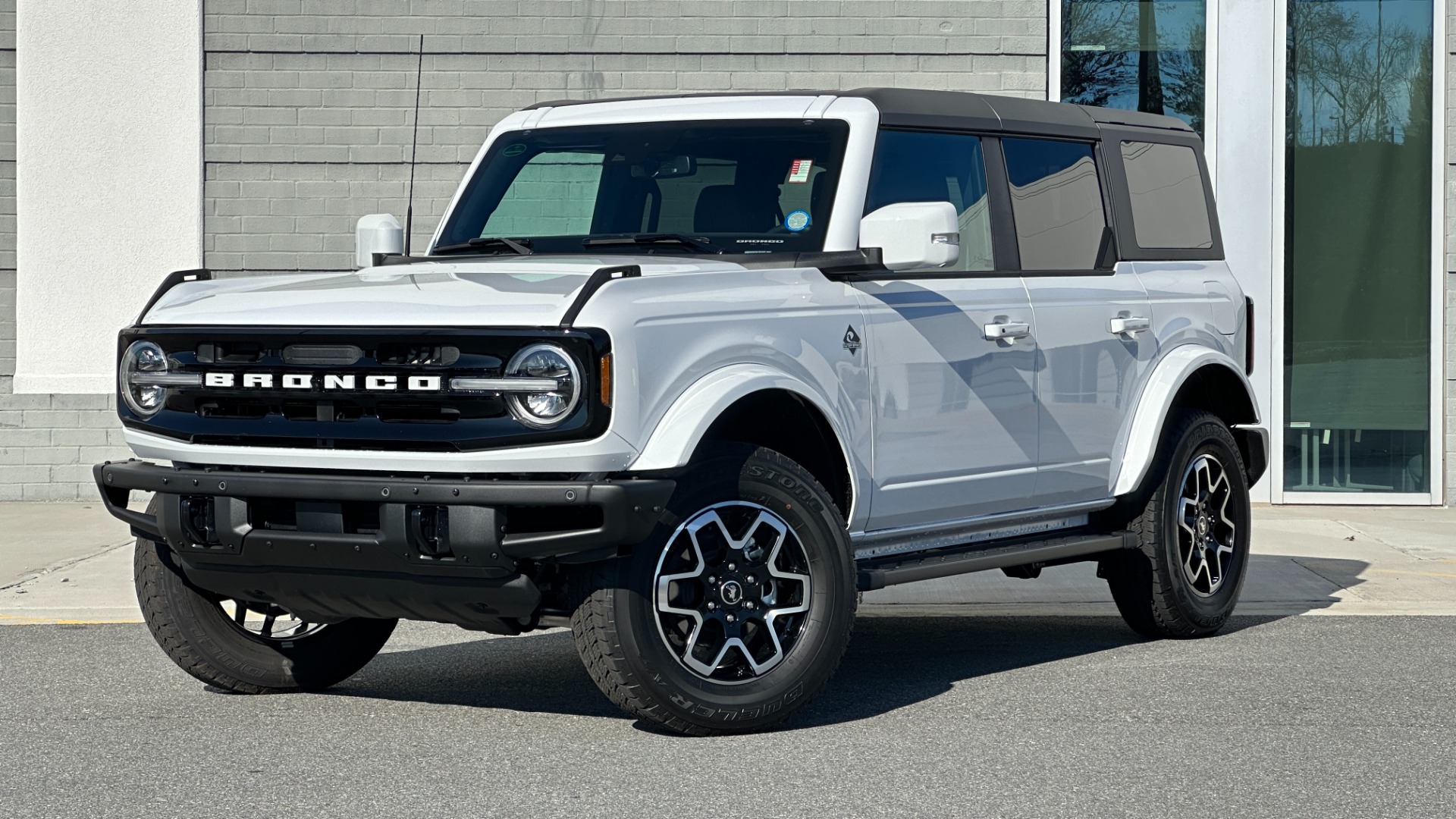Used 2022 Ford Bronco ADVANCED / OUTER BANKS SERIES / HARD TOP / LEATHER SEATS / CARGO STORAGE DR for sale Sold at Formula Imports in Charlotte NC 28227 1
