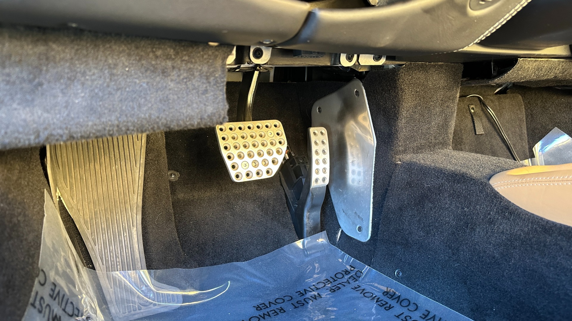 Used 2010 Ferrari 458 Italia CARBON FIBER TRIM / SCUDERIA SHIELDS / DAYTONA SEATS / LED STEERING WHEEL for sale $219,462 at Formula Imports in Charlotte NC 28227 18