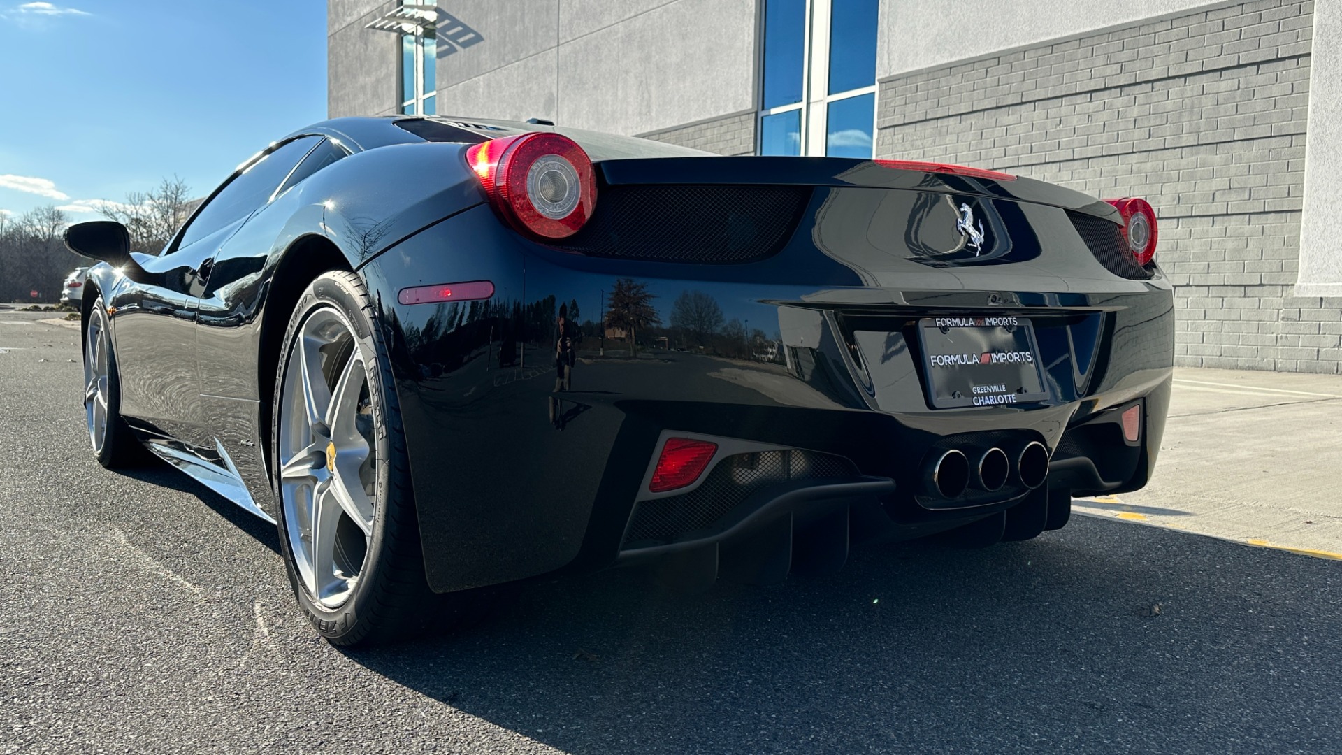 Used 2010 Ferrari 458 Italia CARBON FIBER TRIM / SCUDERIA SHIELDS / DAYTONA SEATS / LED STEERING WHEEL for sale $219,462 at Formula Imports in Charlotte NC 28227 4