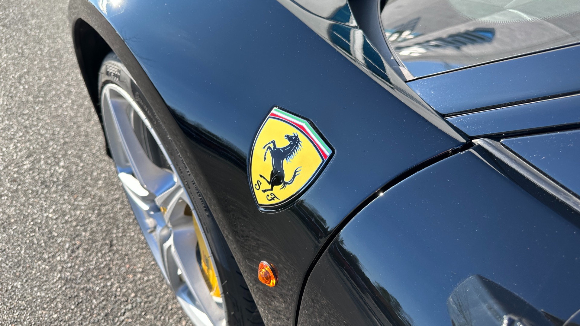 Used 2010 Ferrari 458 Italia CARBON FIBER TRIM / SCUDERIA SHIELDS / DAYTONA SEATS / LED STEERING WHEEL for sale $219,462 at Formula Imports in Charlotte NC 28227 49