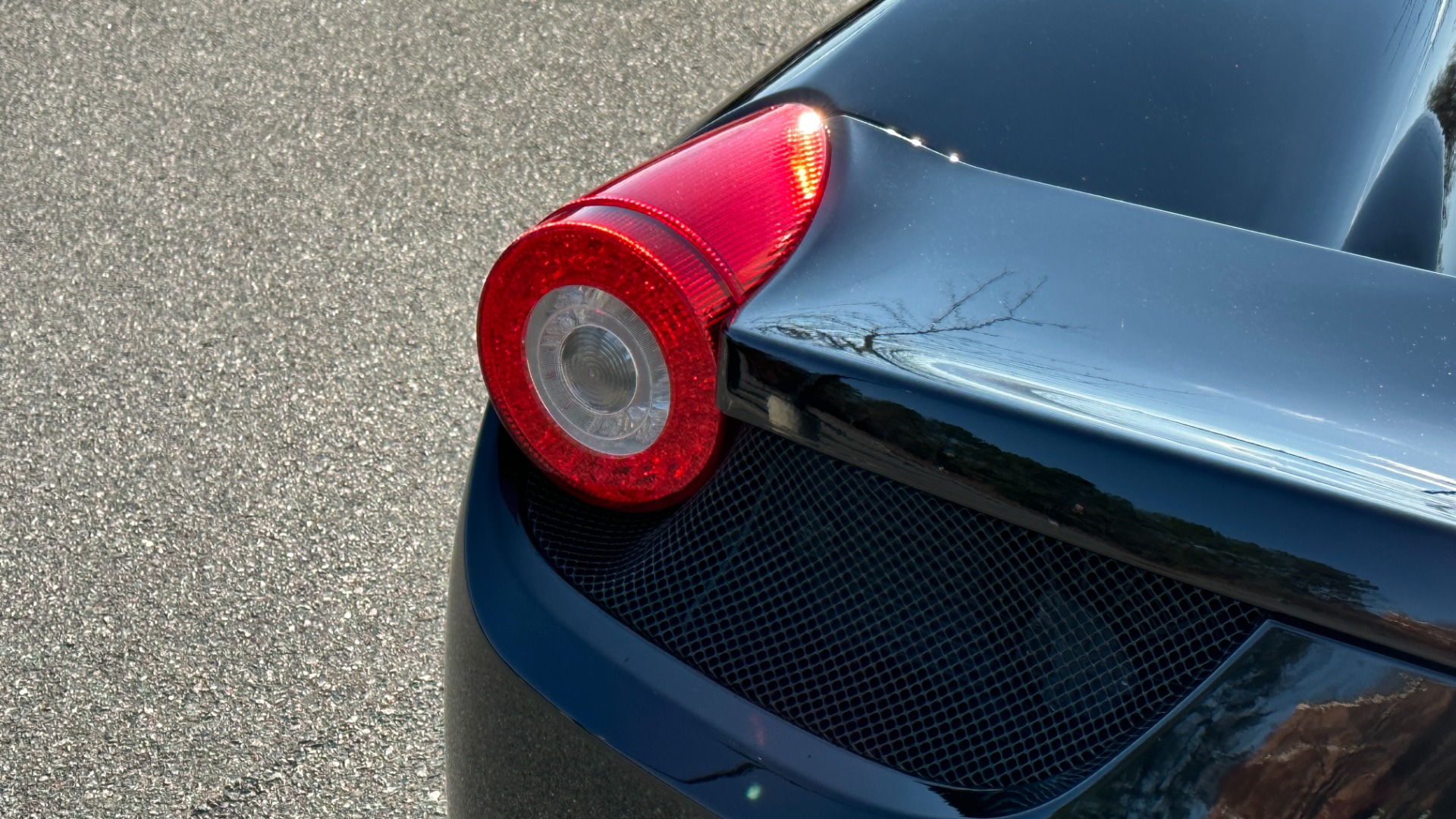 Used 2010 Ferrari 458 Italia CARBON FIBER TRIM / SCUDERIA SHIELDS / DAYTONA SEATS / LED STEERING WHEEL for sale $219,462 at Formula Imports in Charlotte NC 28227 55