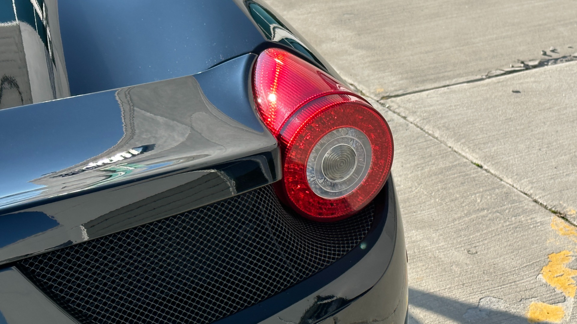 Used 2010 Ferrari 458 Italia CARBON FIBER TRIM / SCUDERIA SHIELDS / DAYTONA SEATS / LED STEERING WHEEL for sale $219,462 at Formula Imports in Charlotte NC 28227 56