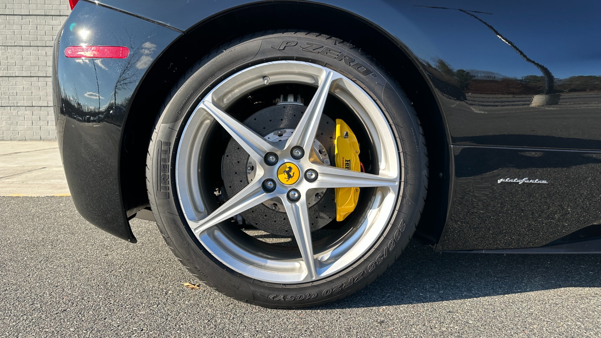 Used 2010 Ferrari 458 Italia CARBON FIBER TRIM / SCUDERIA SHIELDS / DAYTONA SEATS / LED STEERING WHEEL for sale $219,462 at Formula Imports in Charlotte NC 28227 59