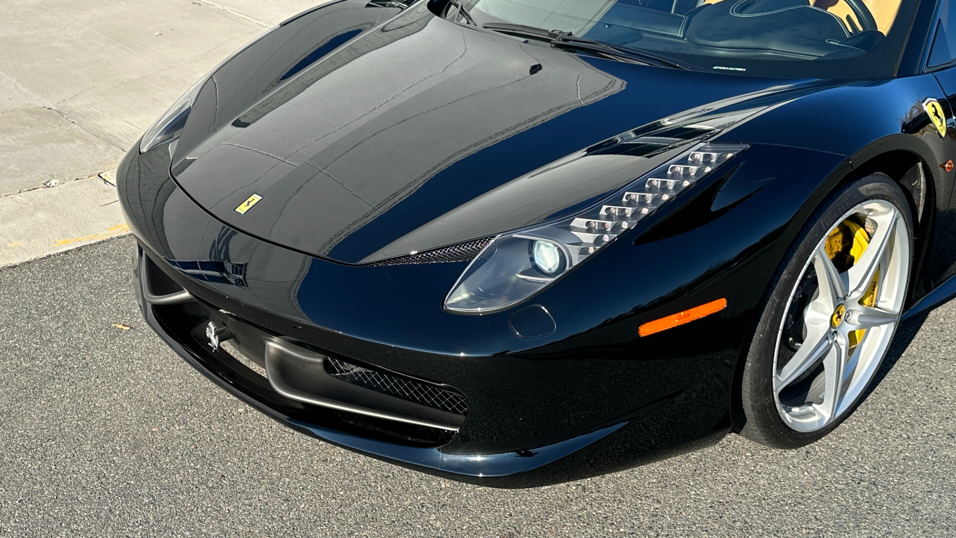 Used 2010 Ferrari 458 Italia CARBON FIBER TRIM / SCUDERIA SHIELDS / DAYTONA SEATS / LED STEERING WHEEL for sale $219,462 at Formula Imports in Charlotte NC 28227 6