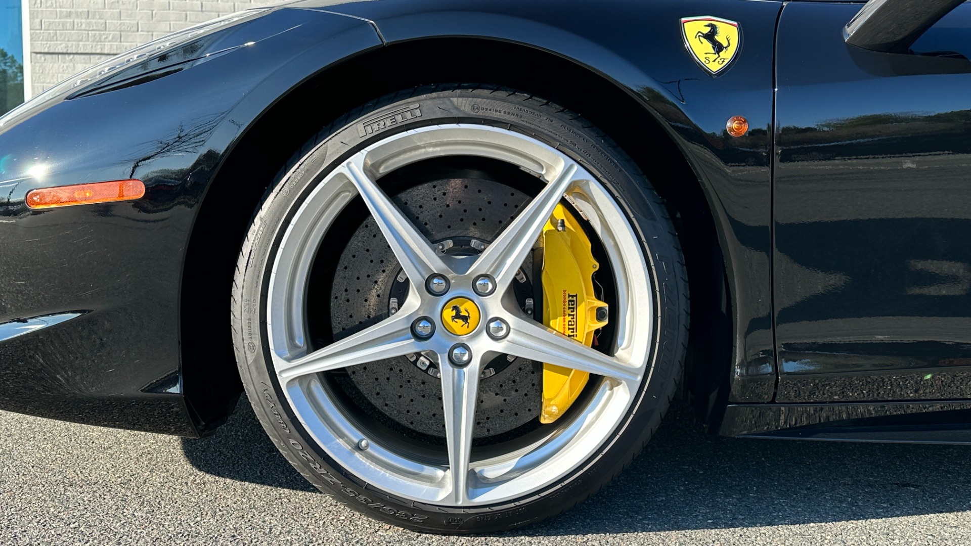 Used 2010 Ferrari 458 Italia CARBON FIBER TRIM / SCUDERIA SHIELDS / DAYTONA SEATS / LED STEERING WHEEL for sale $219,462 at Formula Imports in Charlotte NC 28227 61
