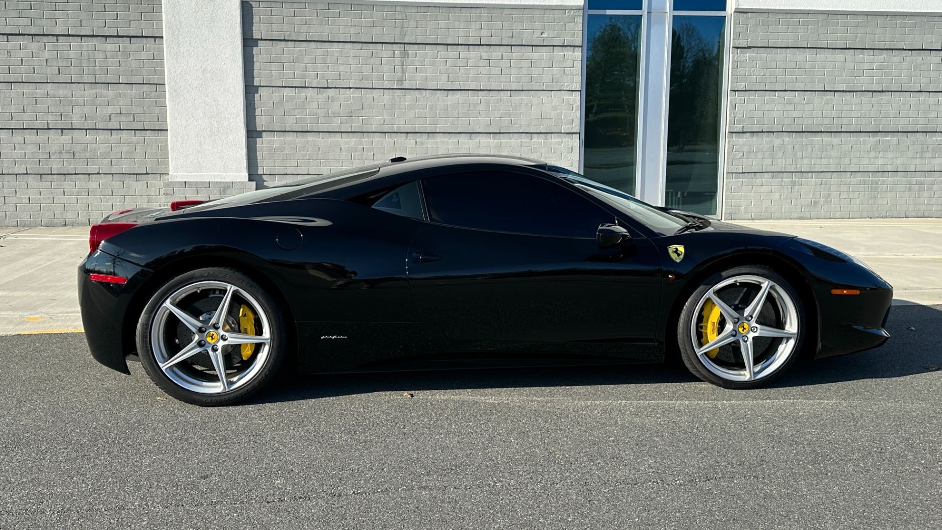 Used 2010 Ferrari 458 Italia CARBON FIBER TRIM / SCUDERIA SHIELDS / DAYTONA SEATS / LED STEERING WHEEL for sale $219,462 at Formula Imports in Charlotte NC 28227 9