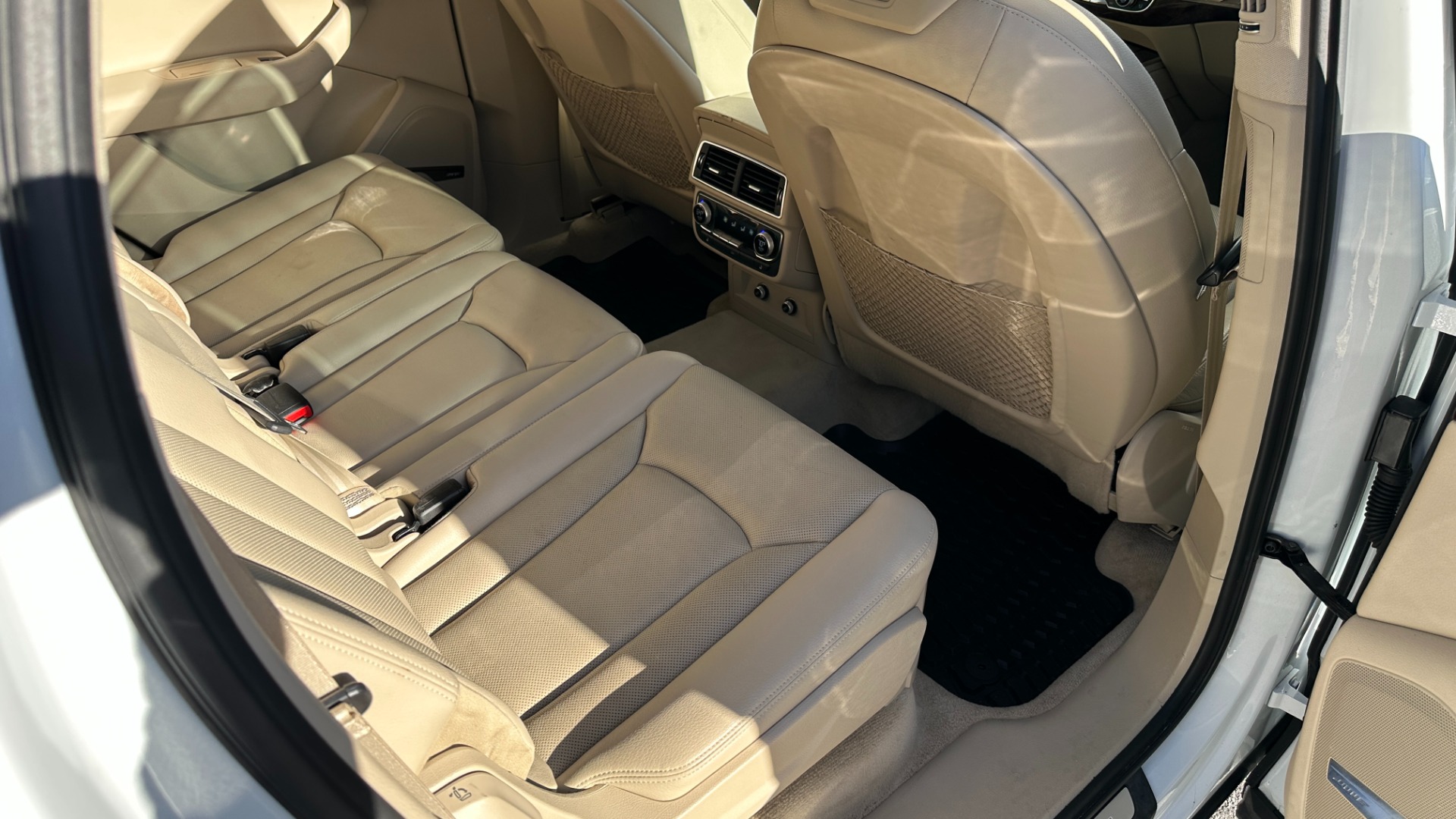 Used 2018 Audi Q7 PRESTIGE / COLD WEATHER PKG / TOWING PACKAGE / DRIVER ASSIST for sale $39,999 at Formula Imports in Charlotte NC 28227 32
