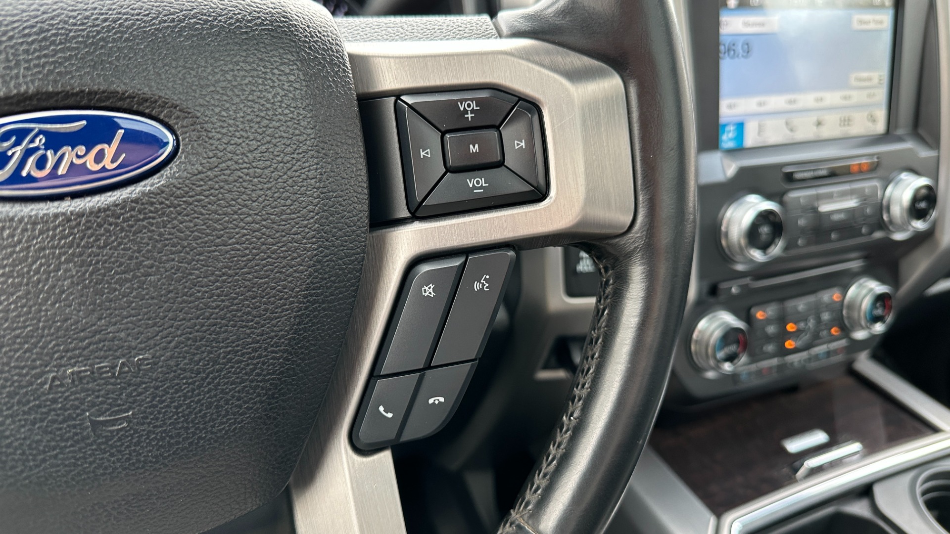 Used 2017 Ford Super Duty F-250 SRW PLATINUM / ULTIMATE PACKAGE / FX4 OFFROAD / 6.7L POWERSTROKE DIESEL for sale Sold at Formula Imports in Charlotte NC 28227 20