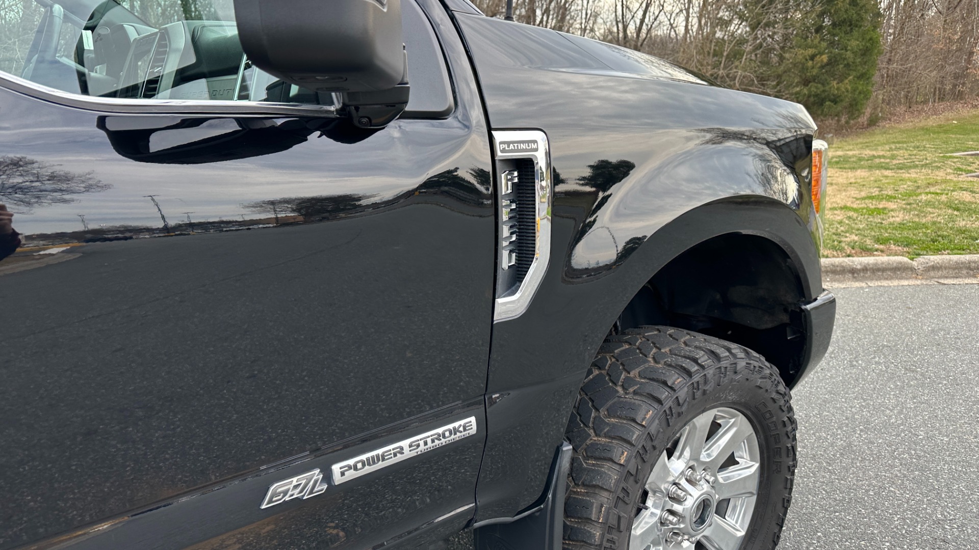 Used 2017 Ford Super Duty F-250 SRW PLATINUM / ULTIMATE PACKAGE / FX4 OFFROAD / 6.7L POWERSTROKE DIESEL for sale Sold at Formula Imports in Charlotte NC 28227 41