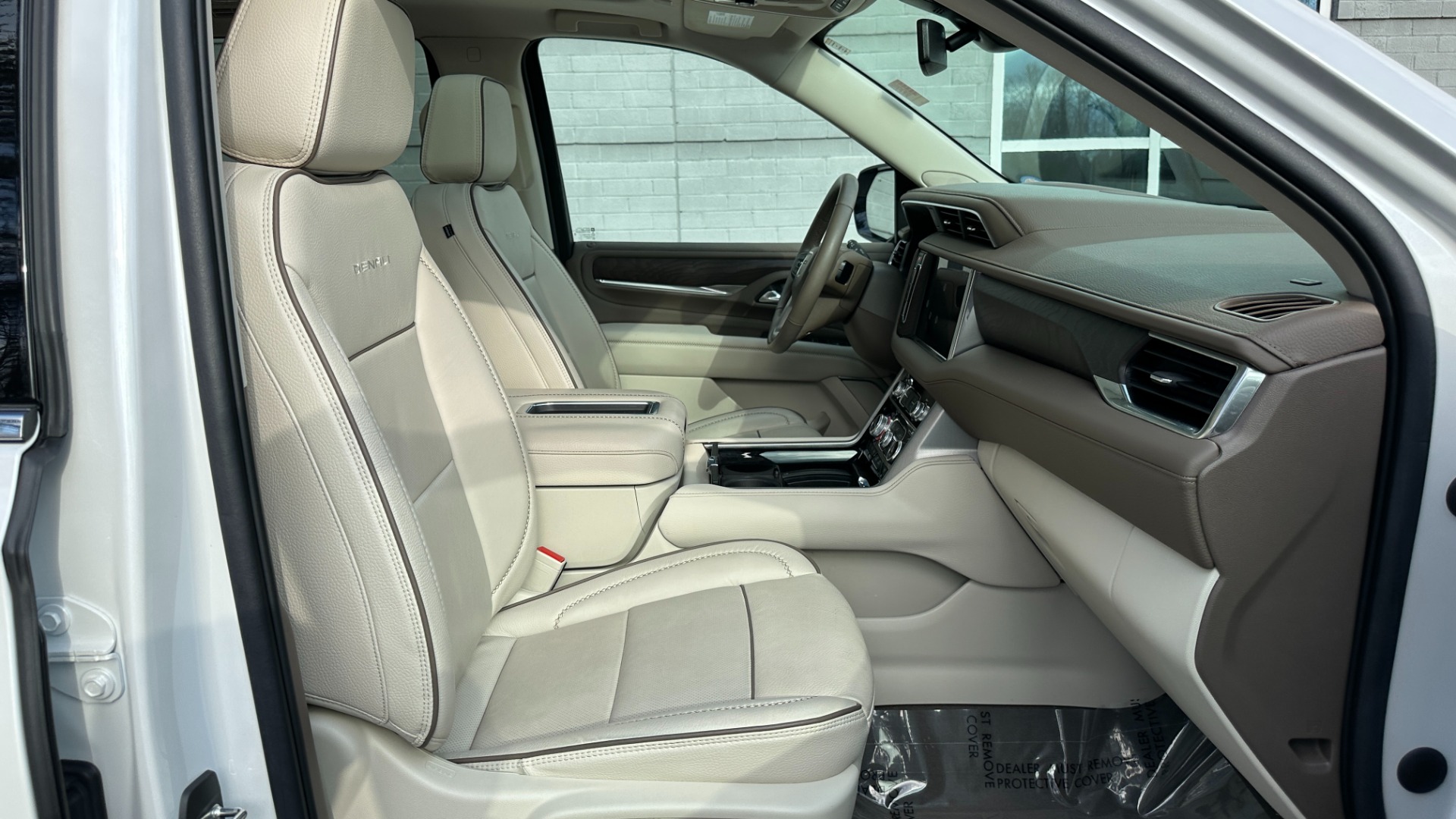 Used 2022 GMC Yukon DENALI / DURAMAX DIESEL / PANORAMIC ROOF / 22IN WHEELS for sale Sold at Formula Imports in Charlotte NC 28227 10
