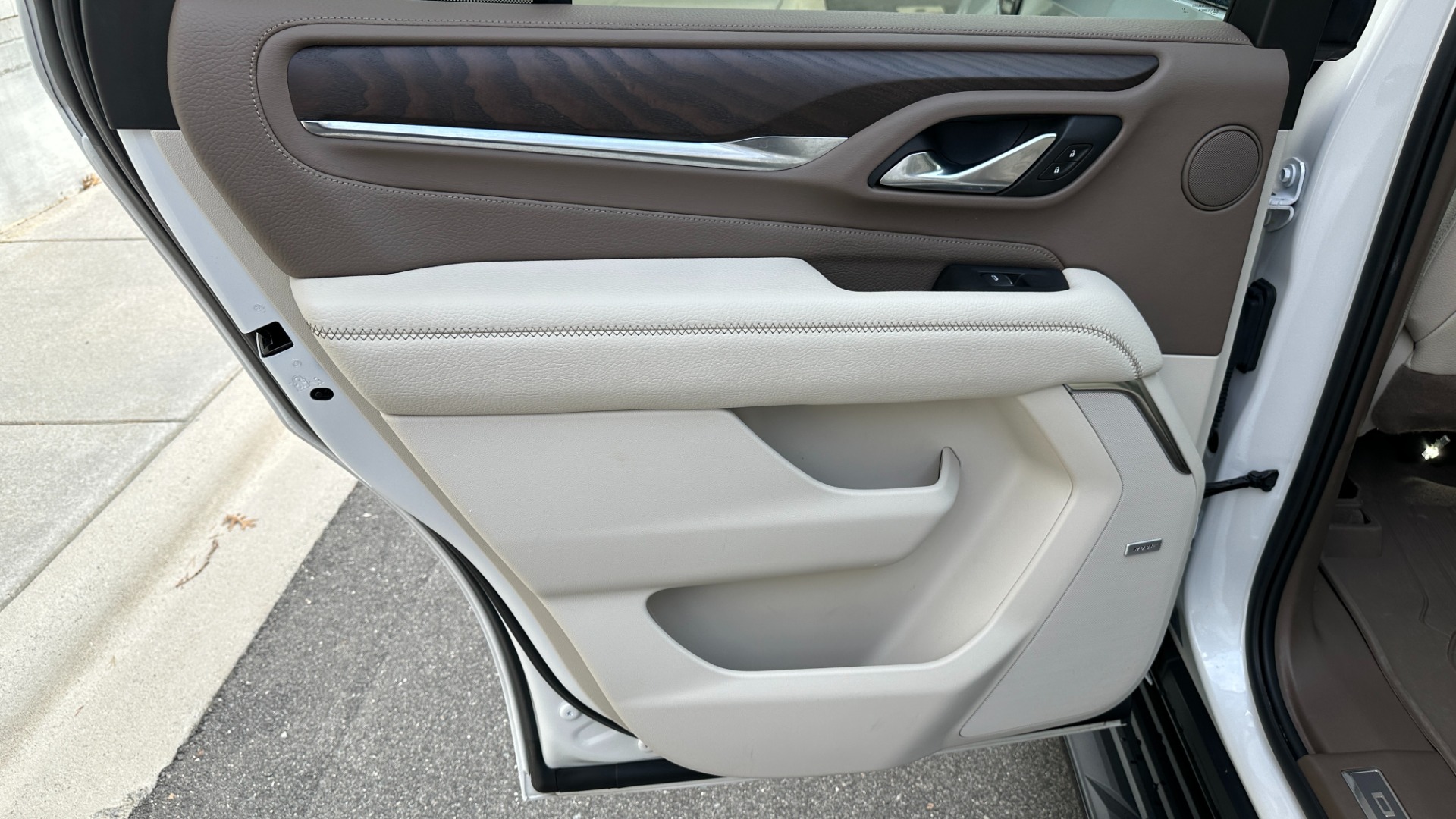 Used 2022 GMC Yukon DENALI / DURAMAX DIESEL / PANORAMIC ROOF / 22IN WHEELS for sale $79,999 at Formula Imports in Charlotte NC 28227 25