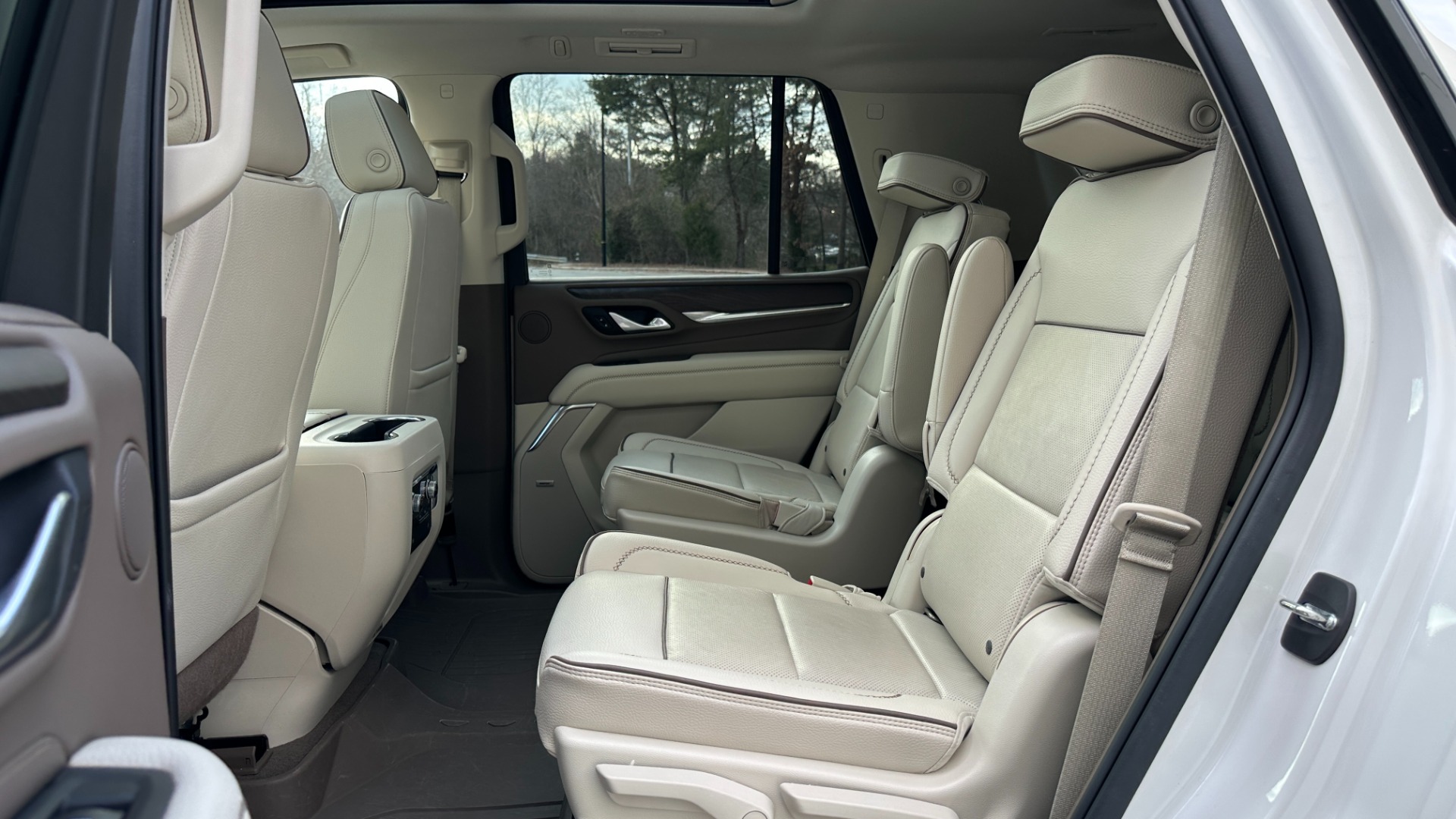 Used 2022 GMC Yukon DENALI / DURAMAX DIESEL / PANORAMIC ROOF / 22IN WHEELS for sale Sold at Formula Imports in Charlotte NC 28227 26