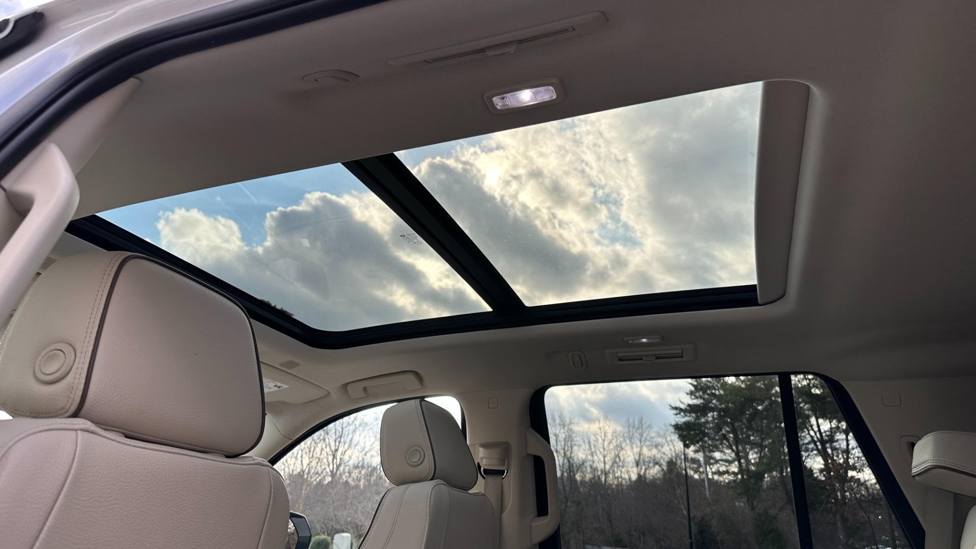 Used 2022 GMC Yukon DENALI / DURAMAX DIESEL / PANORAMIC ROOF / 22IN WHEELS for sale Sold at Formula Imports in Charlotte NC 28227 29
