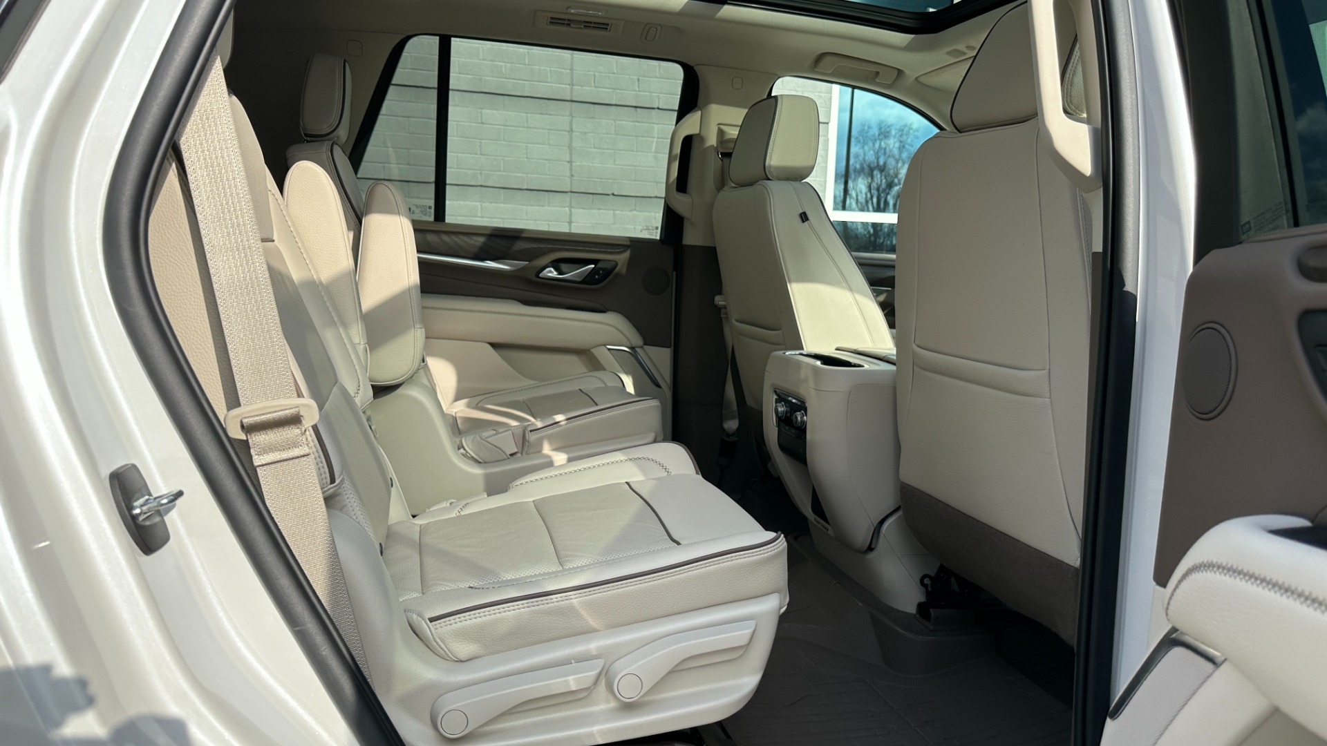 Used 2022 GMC Yukon DENALI / DURAMAX DIESEL / PANORAMIC ROOF / 22IN WHEELS for sale Sold at Formula Imports in Charlotte NC 28227 36